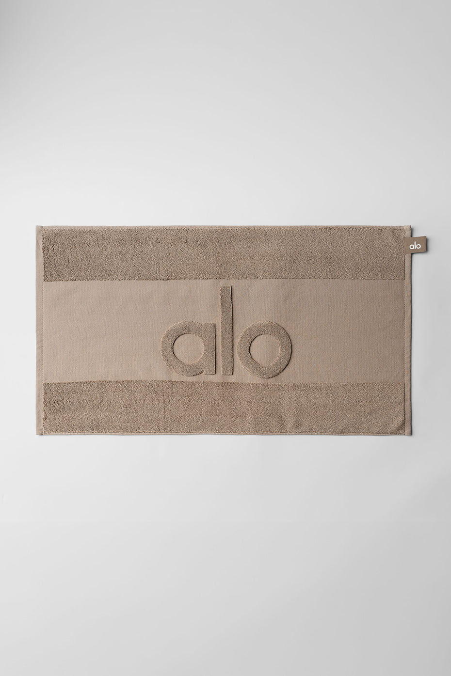 Alo Yoga Keep It Cool Gym Towel - Gravel