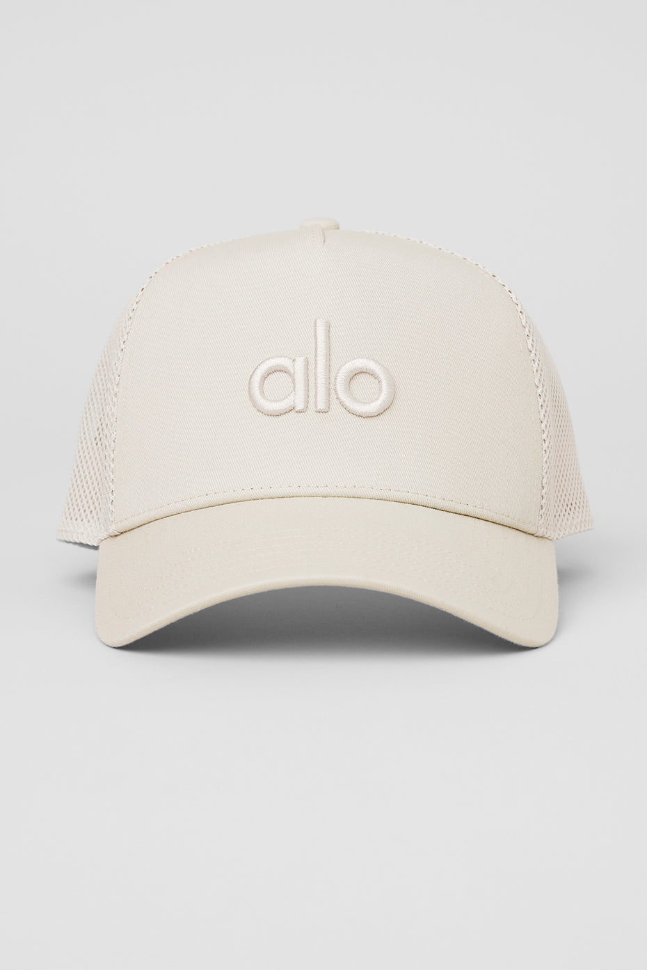 Alo Yoga District Trucker Hat - Bone