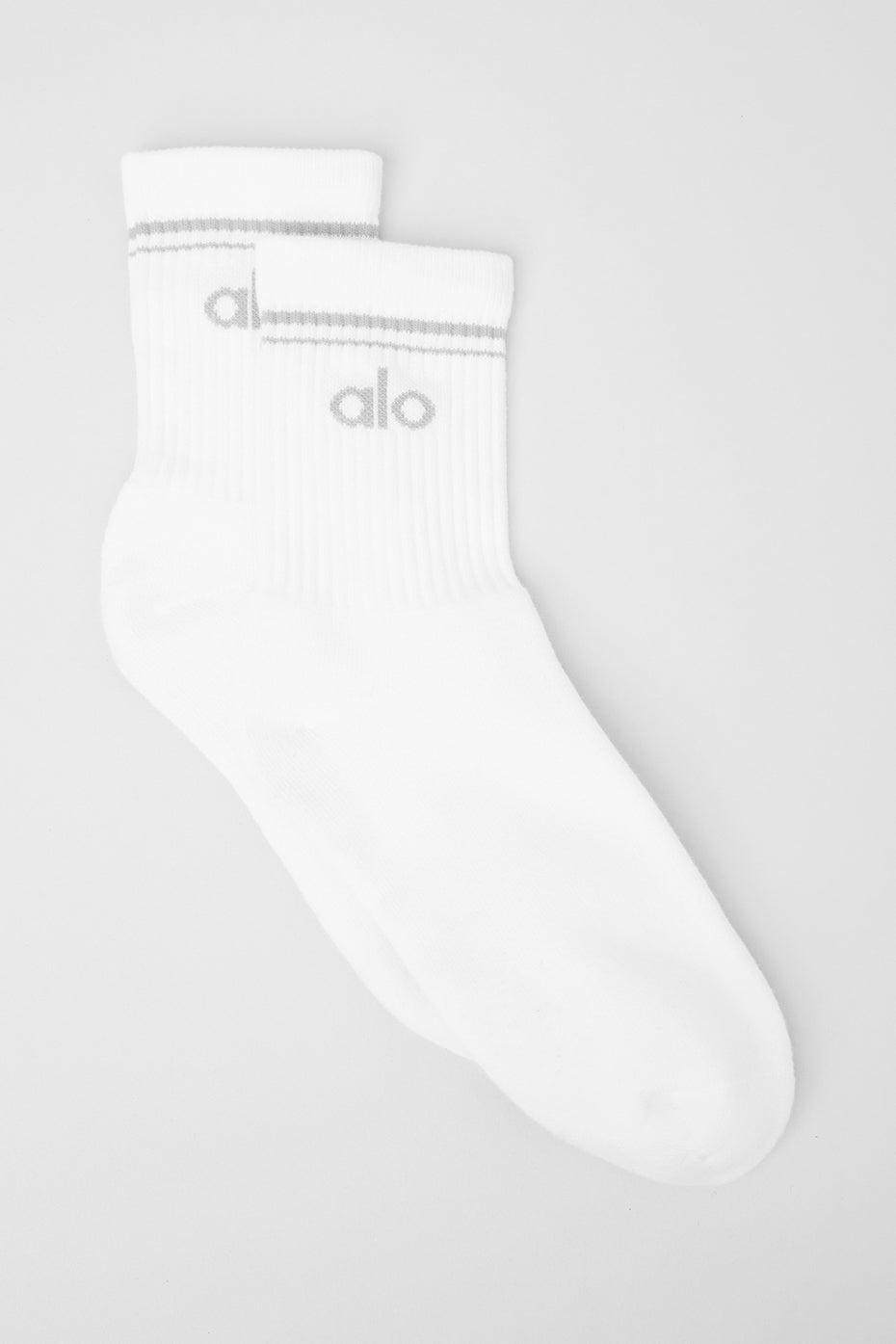 Alo Yoga Unisex Half-Crew Throwback Sock - White/Titanium