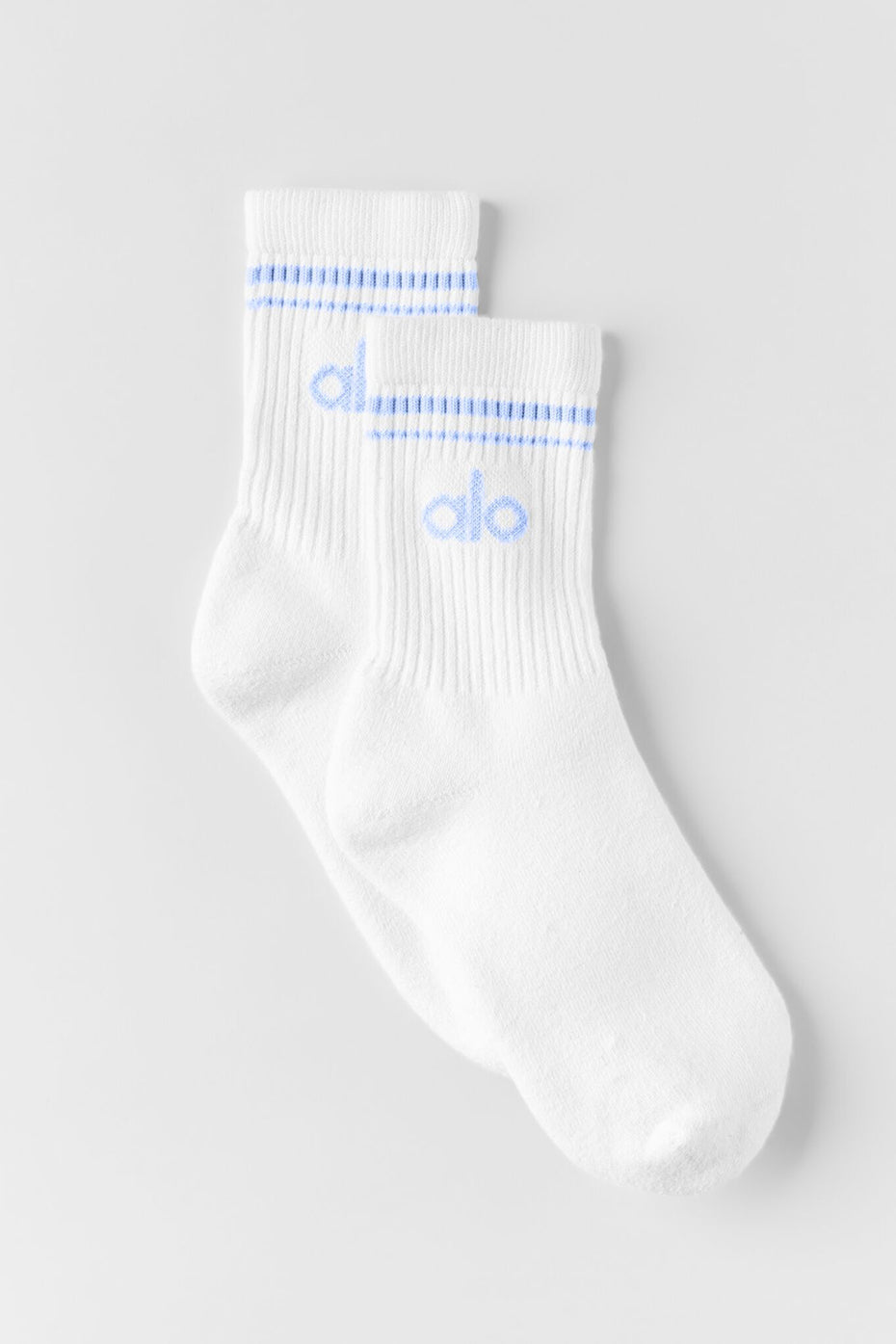 Alo Yoga Unisex Half-Crew Throwback Sock - White/Light Provence Blue