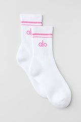 Alo Yoga Unisex Half-Crew Throwback Sock - White/Paradise Pink