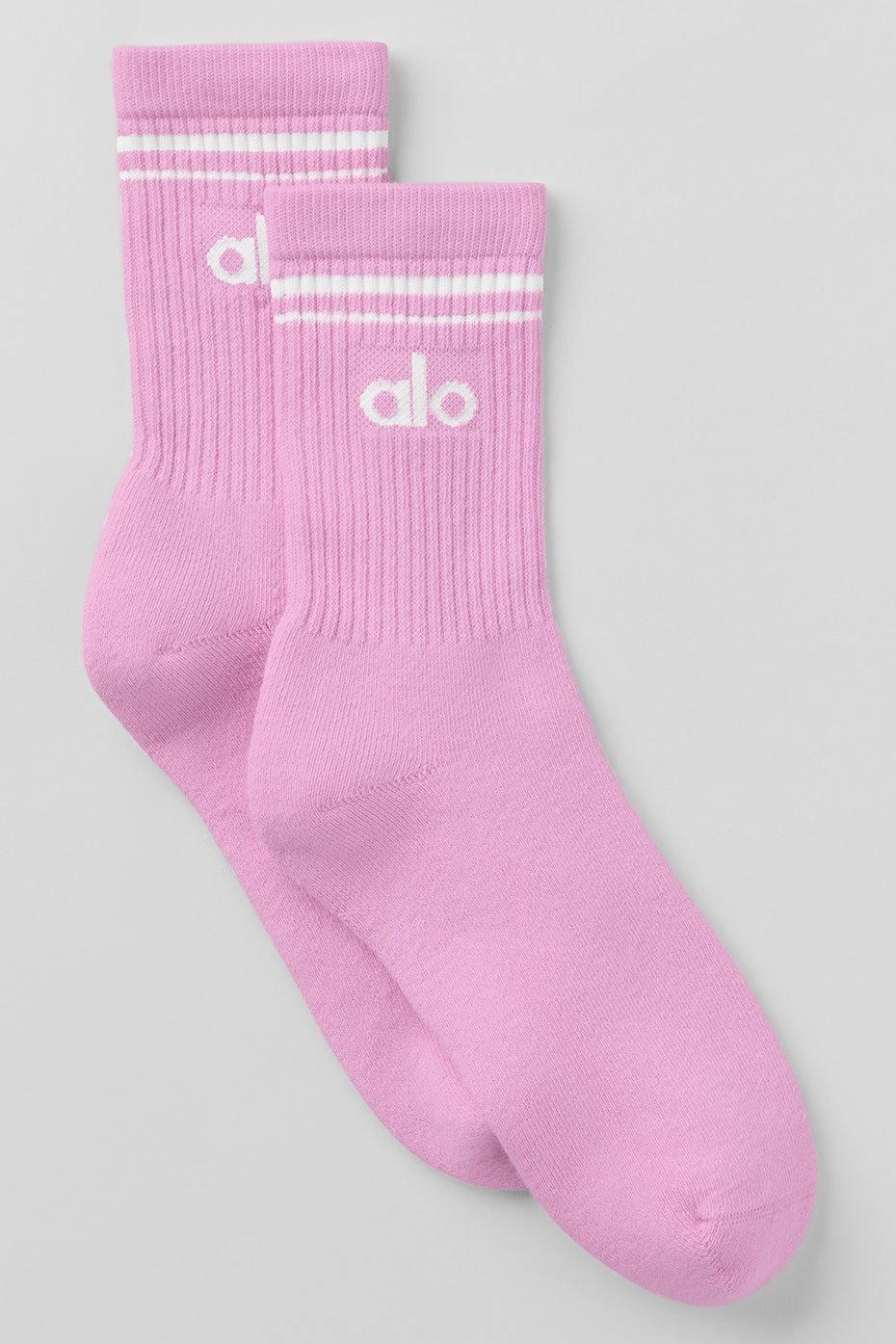 Alo Yoga Unisex Half-Crew Throwback Sock - Candy Heart Pink/White