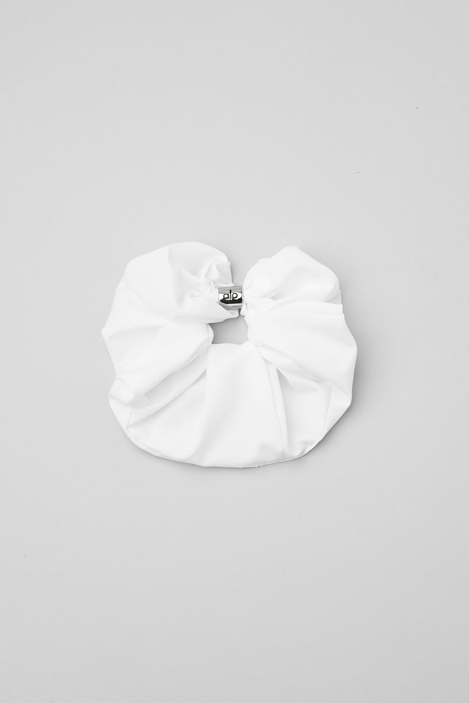 Alo Yoga Bead It Oversized Scrunchie - White