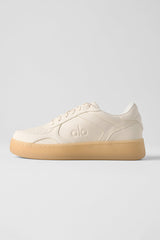 Alo Yoga ALO Recovery Mode Sneaker - Clay