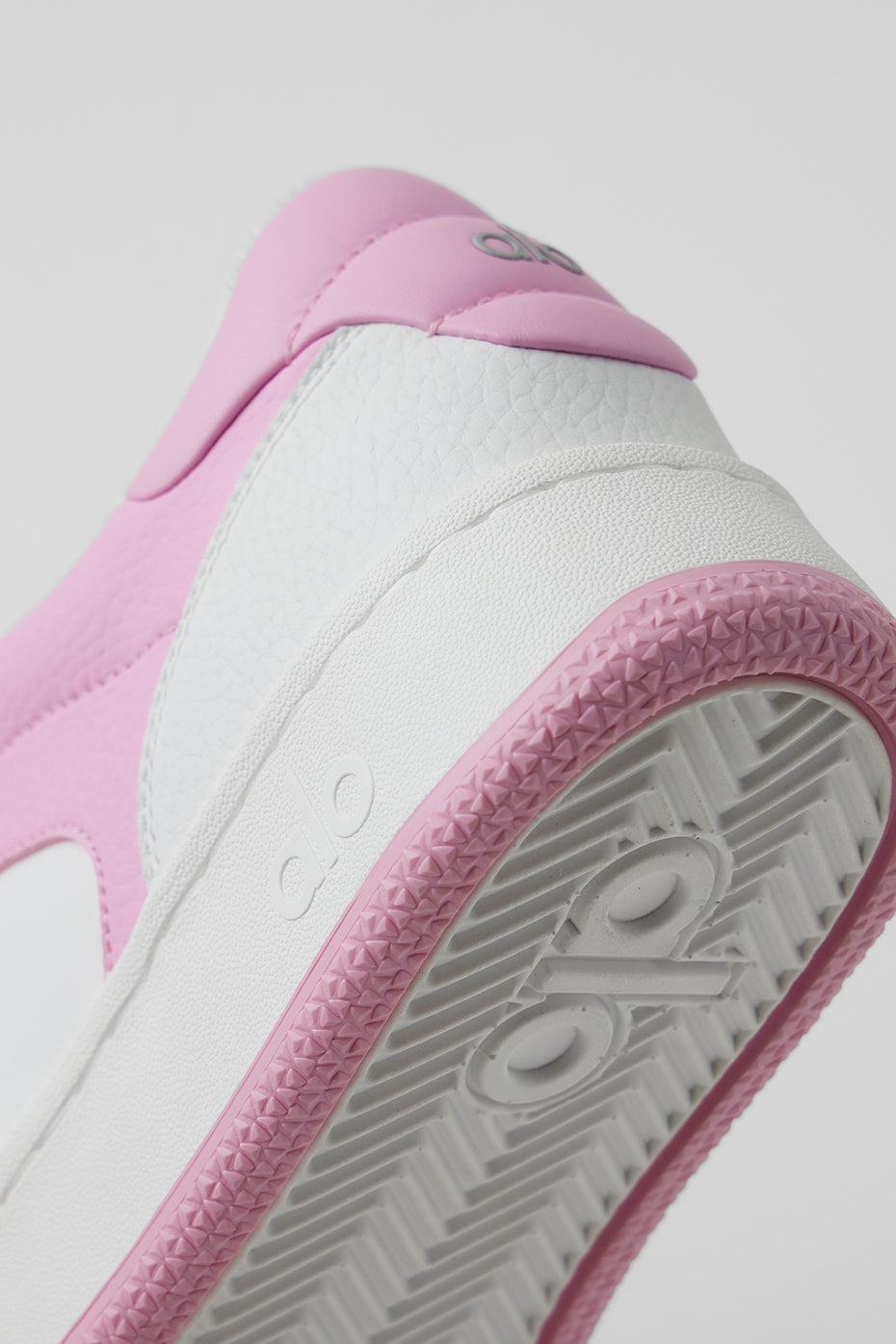 Alo Yoga ALO Recovery Mode Sneaker - Pink/White
