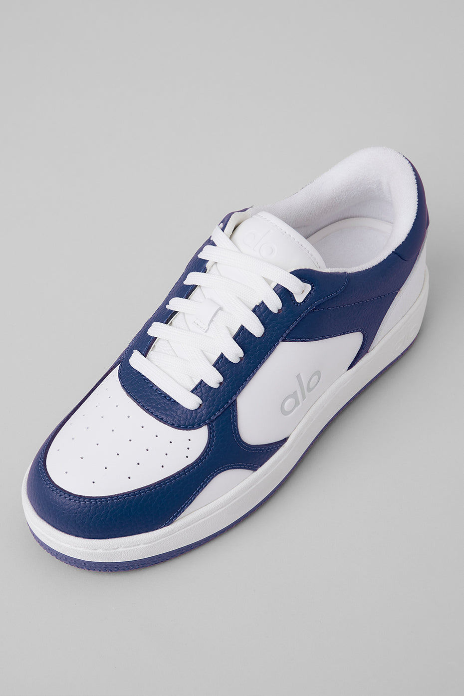 Alo Yoga ALO Recovery Mode Sneaker - Navy/White