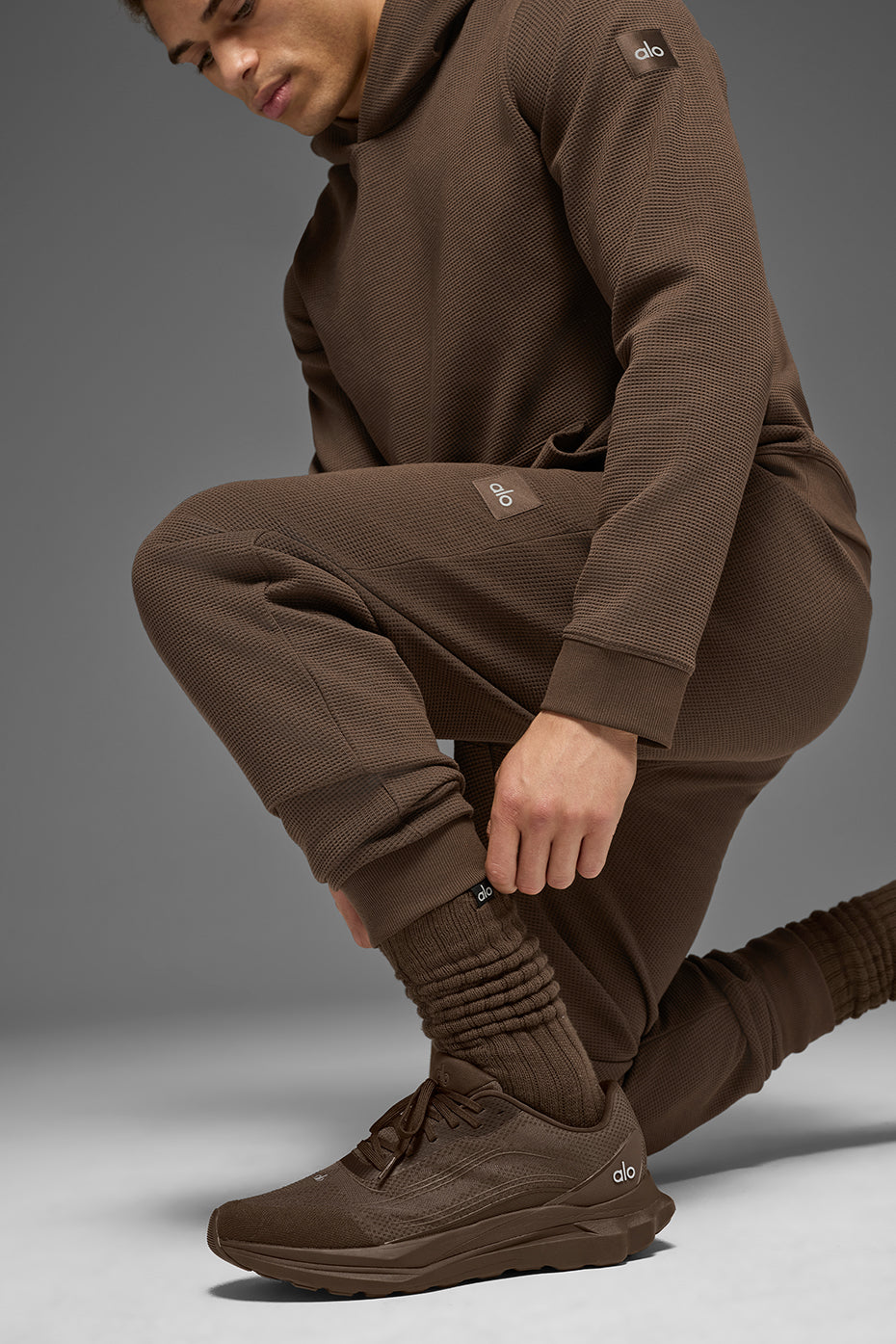 Alo Yoga Unisex Scrunch Sock - Espresso