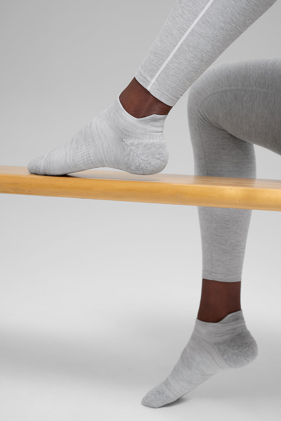 Alo Yoga Unisex Performance Tab Sock - Athletic Heather Grey