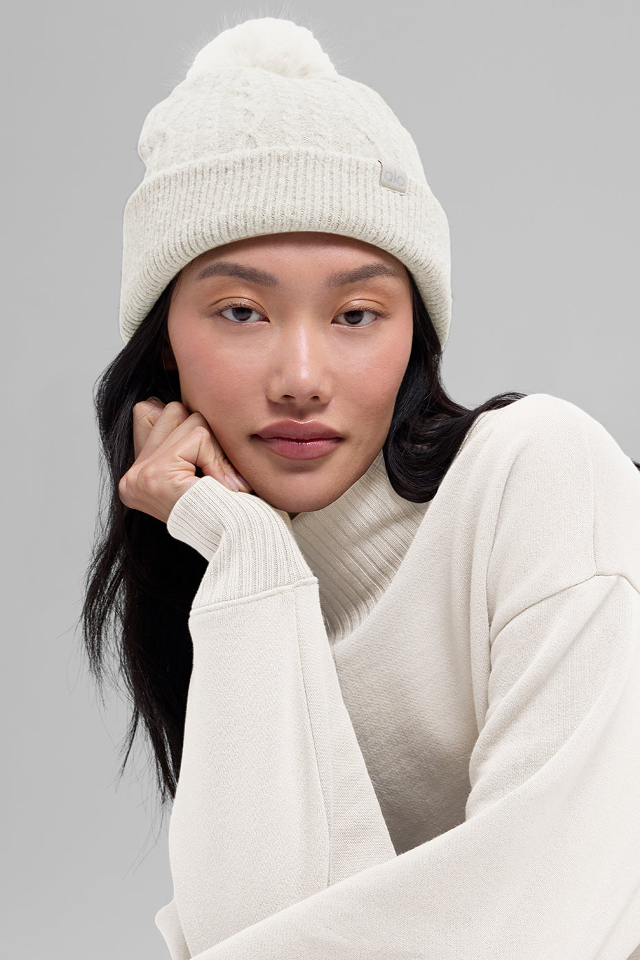 Alo Yoga Cable Knit Winter Bliss Beanie - Ivory