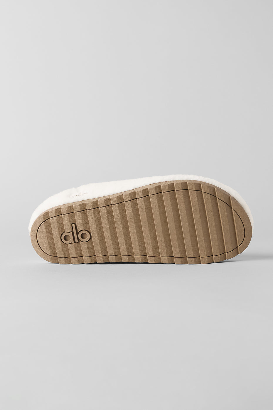 Alo Yoga Sherpa Recovery Slipper - Ivory