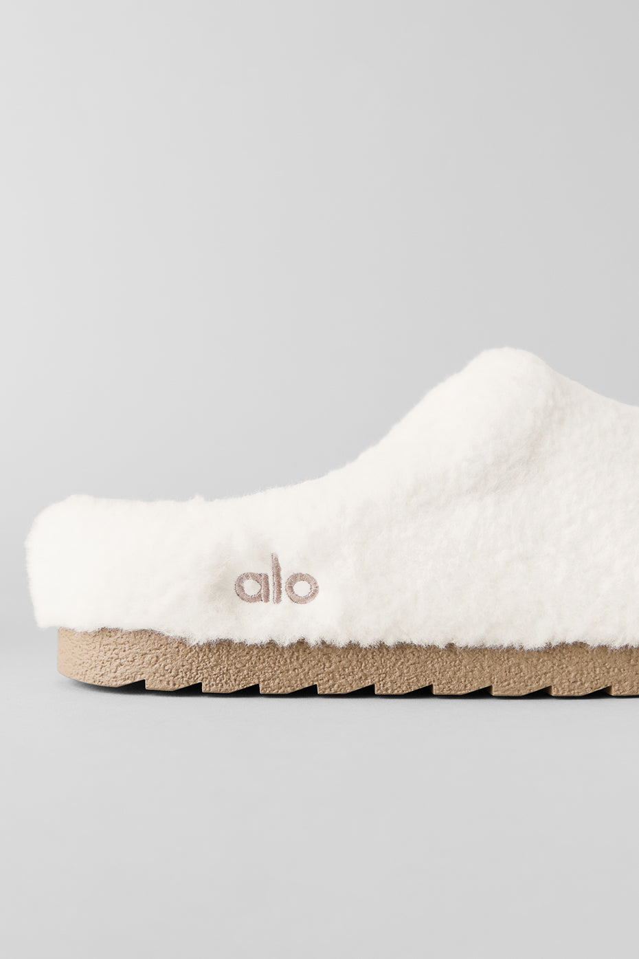 Alo Yoga Sherpa Recovery Slipper - Ivory