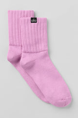 Alo Yoga Unisex Half-Crew Scrunch Sock - Candy Heart Pink