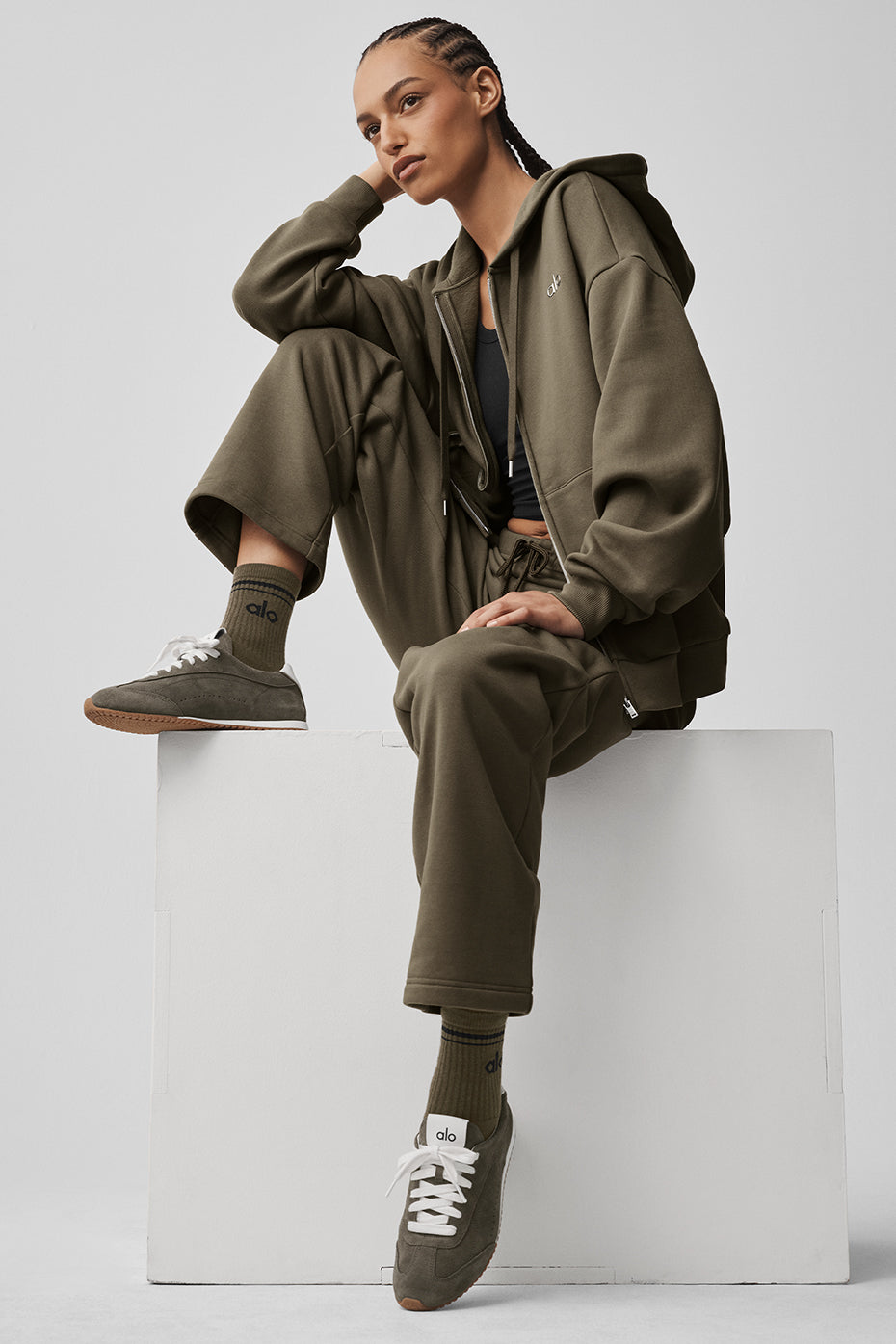 Alo Yoga ALO Sunset Sneaker - Olive Tree