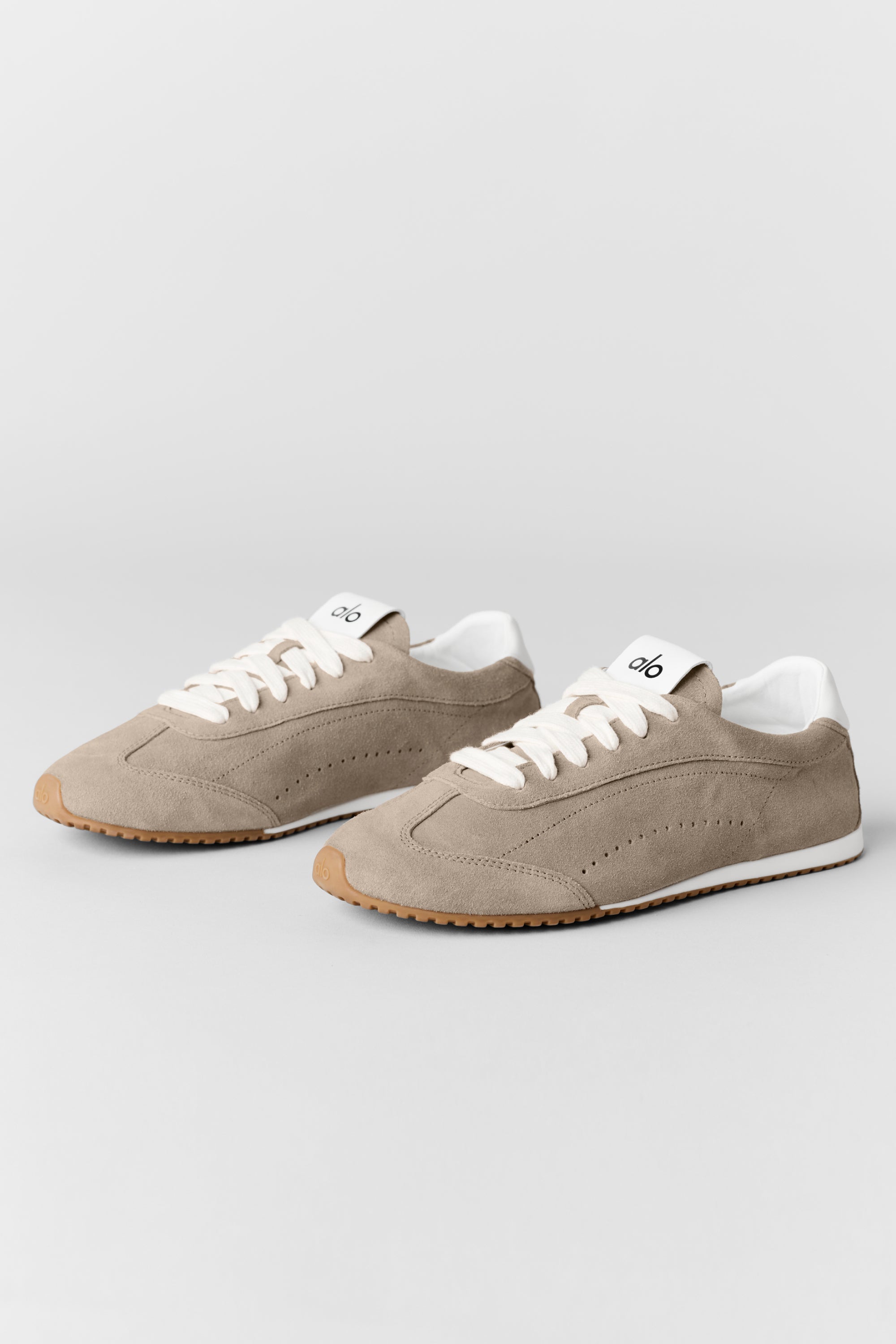 Alo Yoga ALO Sunset Sneaker - Gravel