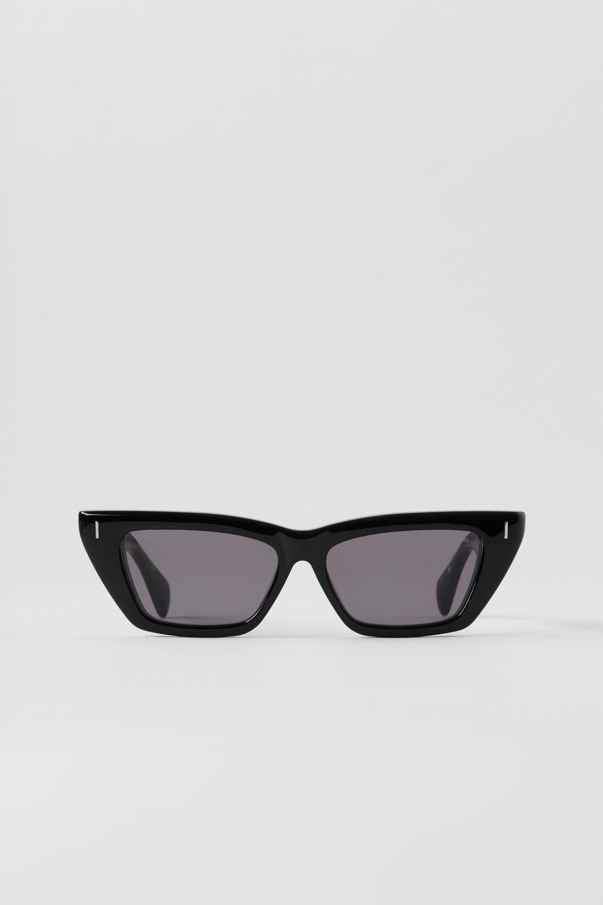 Alo Yoga ALO Cat Eye Sunglasses - Black