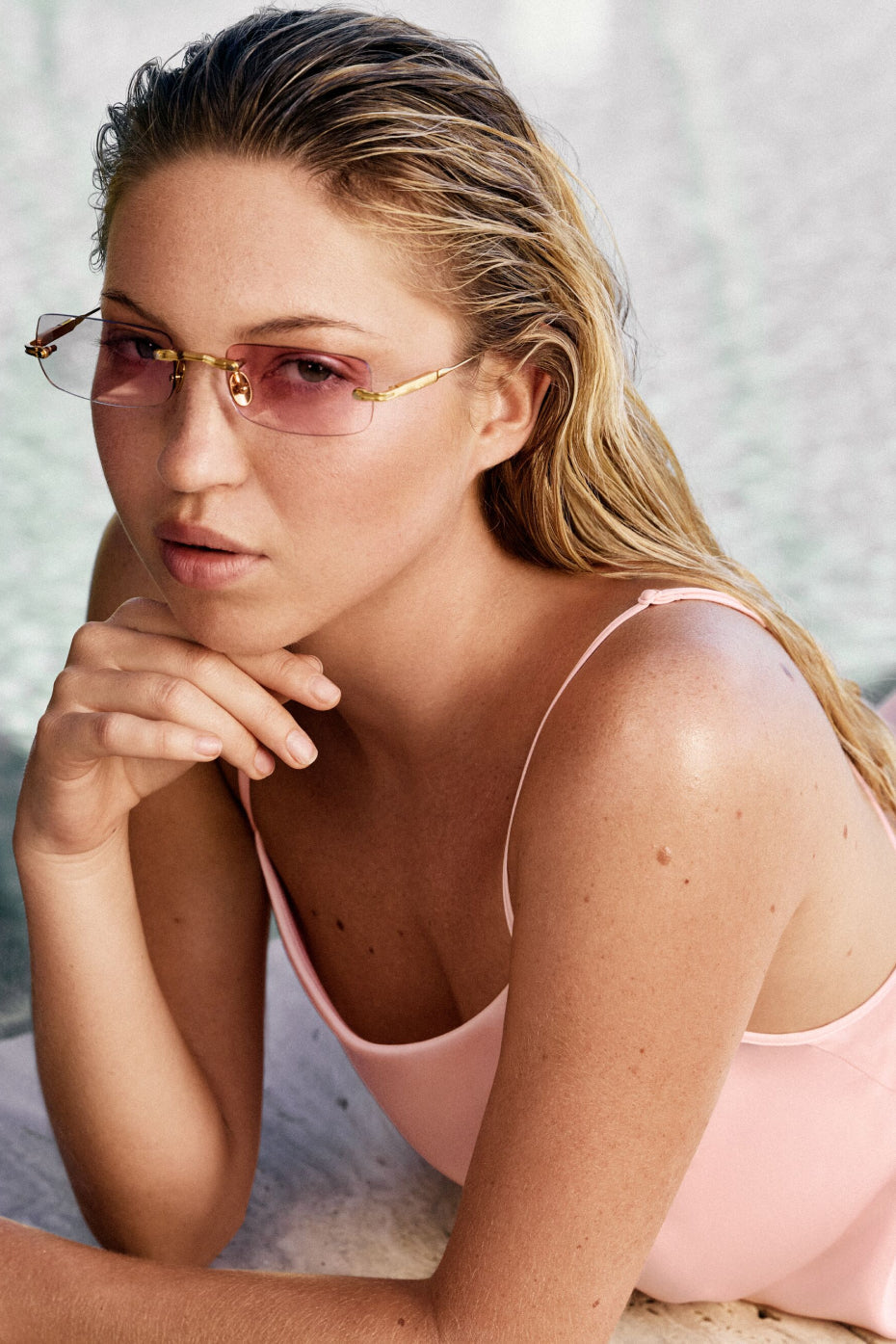 Alo Yoga ALO Wire Frame Sunglasses - Gold/Pink Gradient