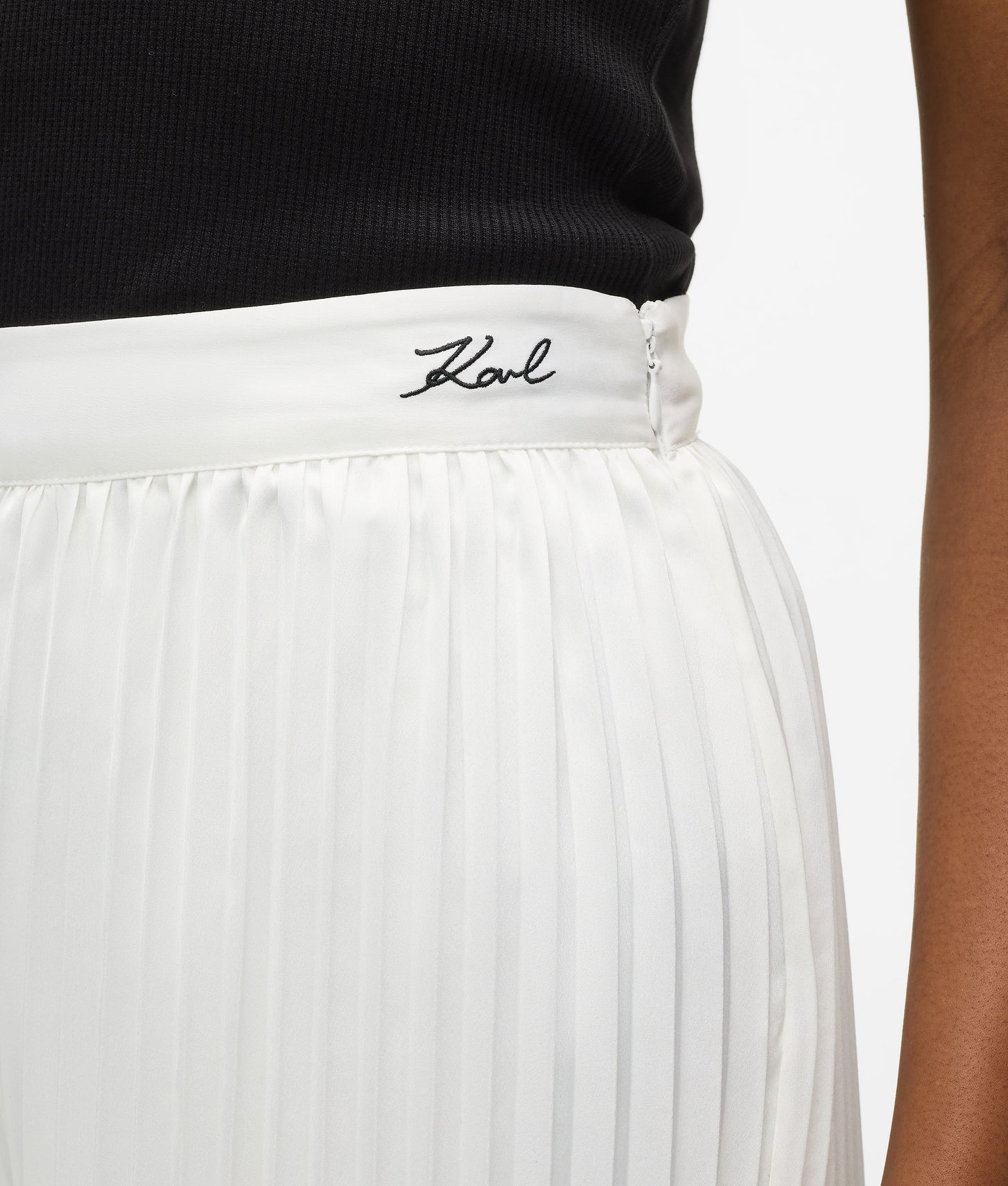 Karl Lagerfeld Pleated Wide-Leg Pants Pristine