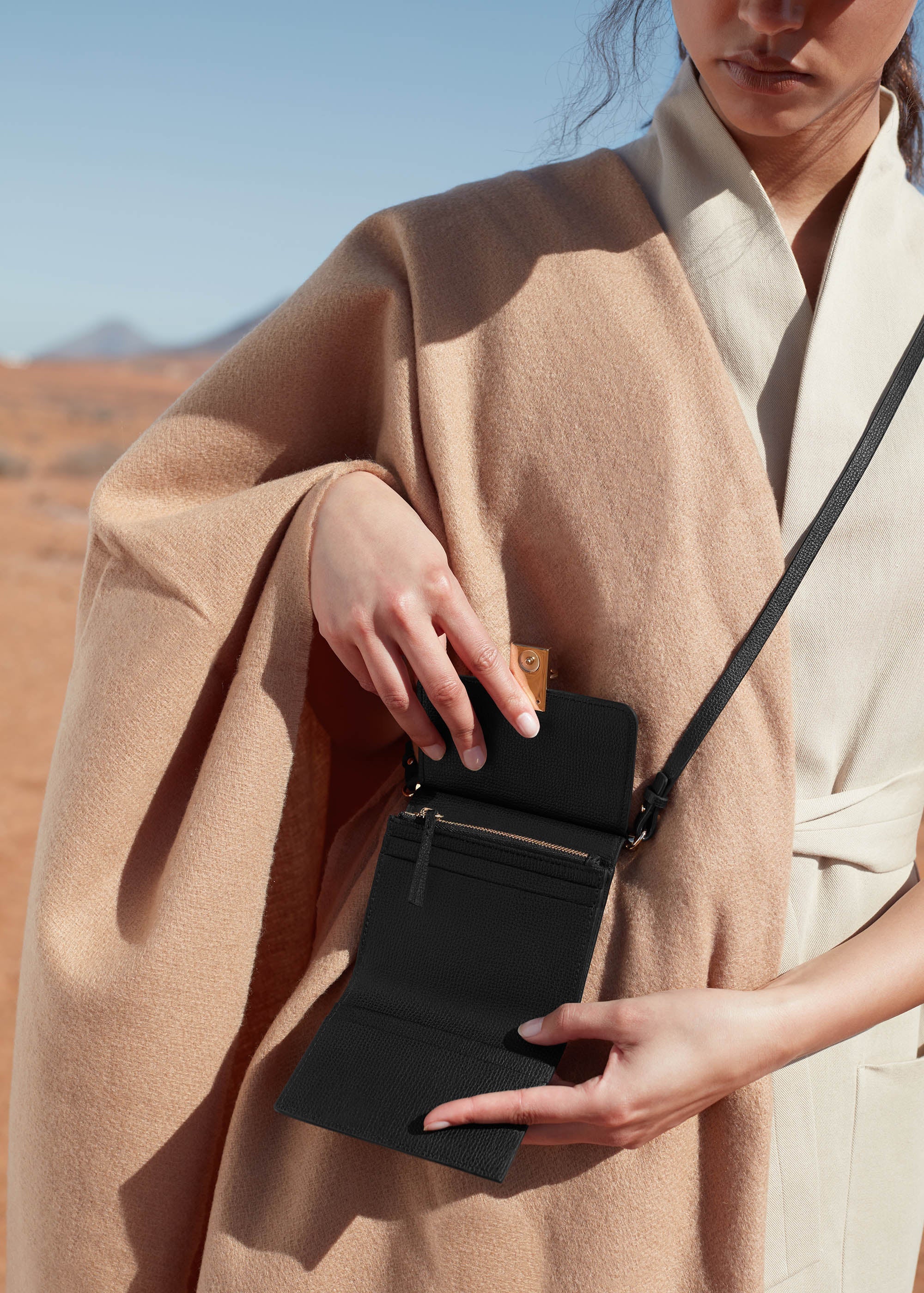 Polene Numéro Sept Crossbody Wallet - Textured Black