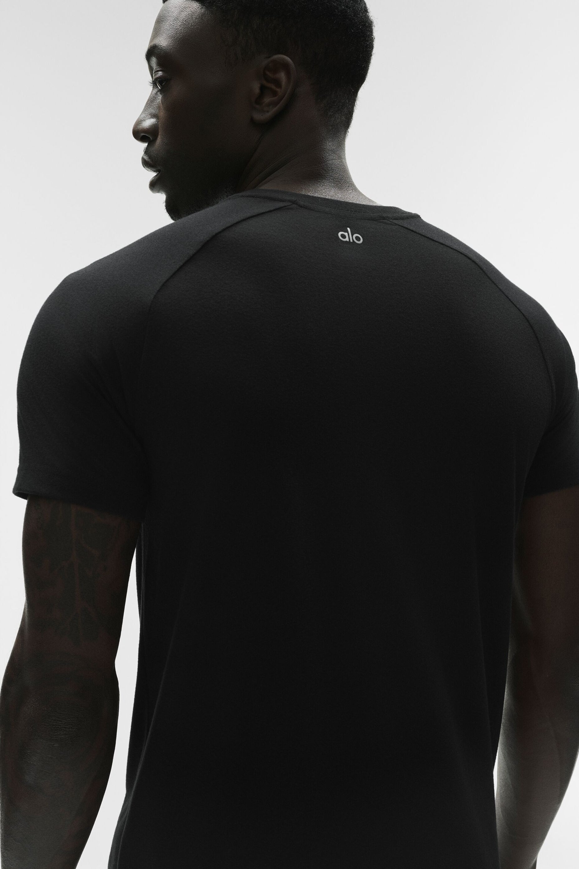 Alo Yoga Triumph Raglan Tee - Black