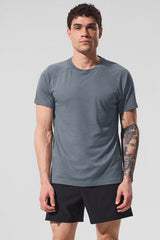 Alo Yoga Triumph Raglan Tee - Steel Grey