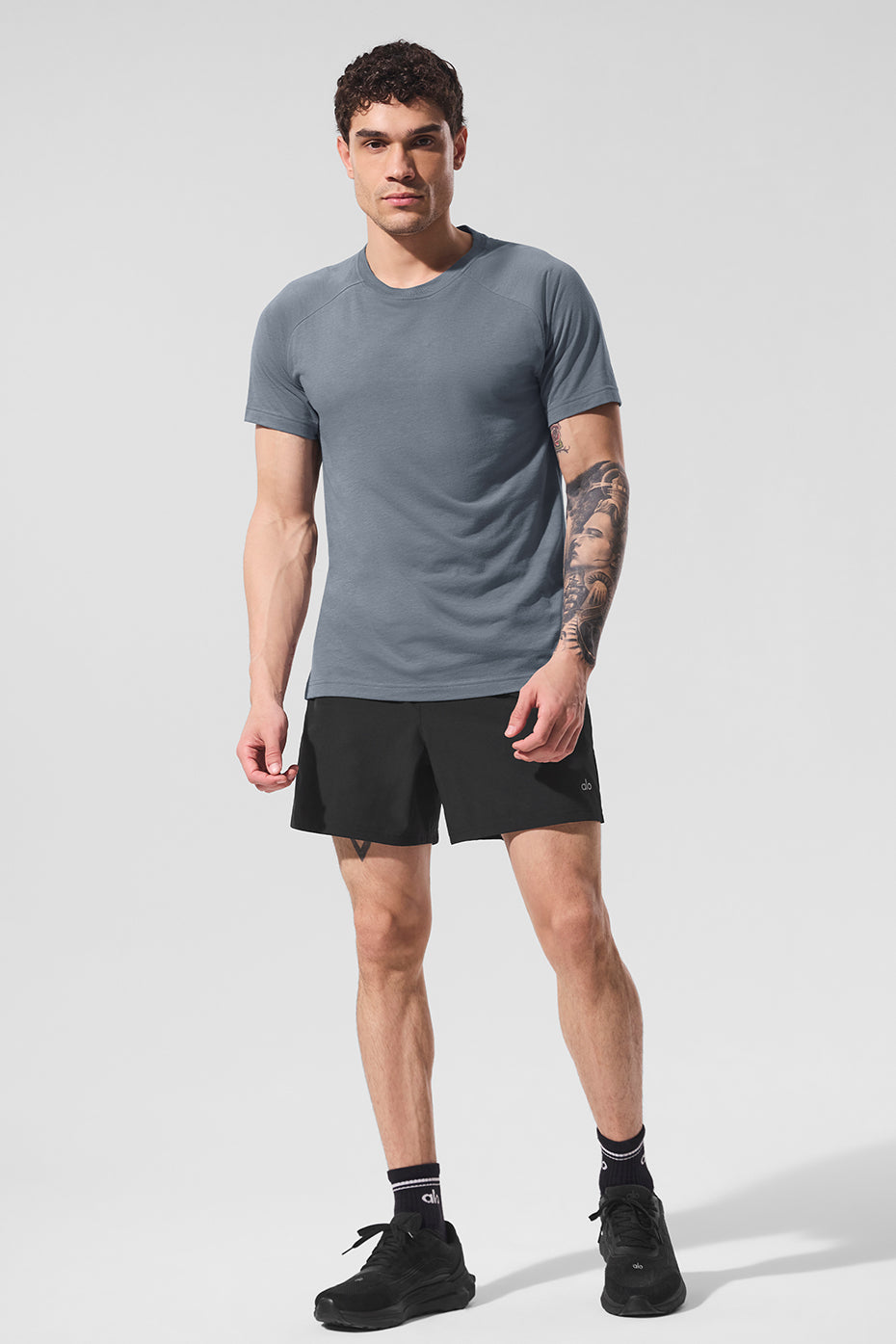 Alo Yoga Triumph Raglan Tee - Steel Grey