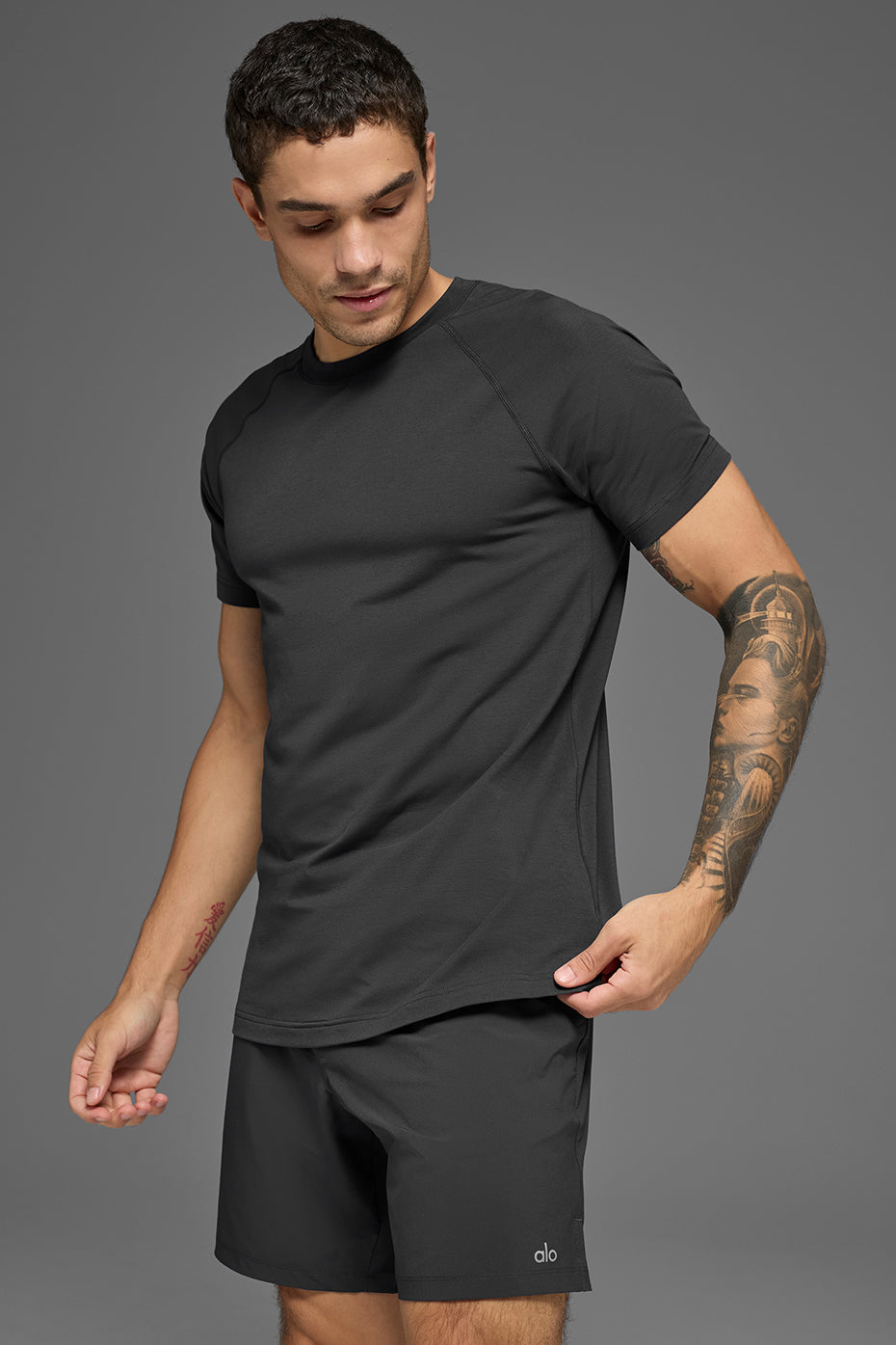 Alo Yoga ALO Vapor Crewneck Short Sleeve - Anthracite