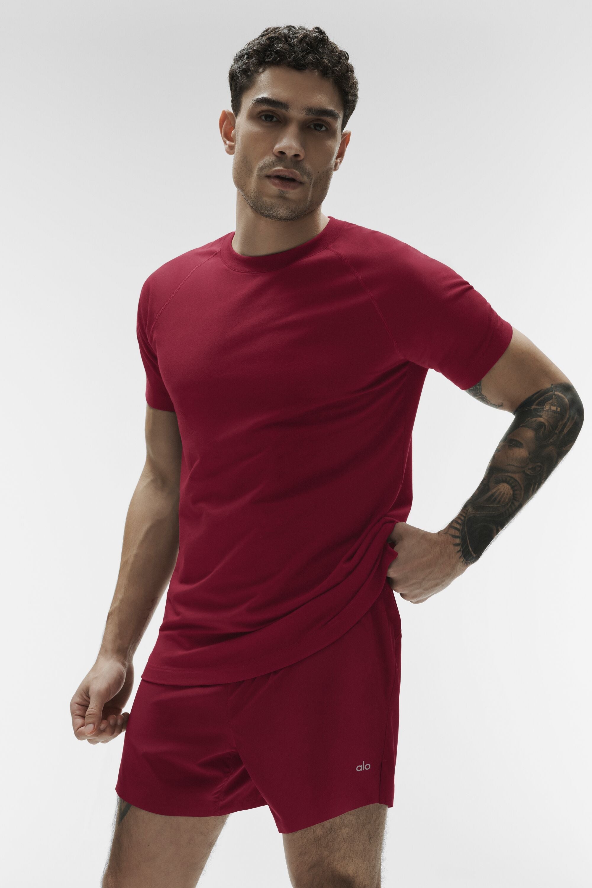 Alo Yoga ALO Vapor Crewneck Short Sleeve - Garnet