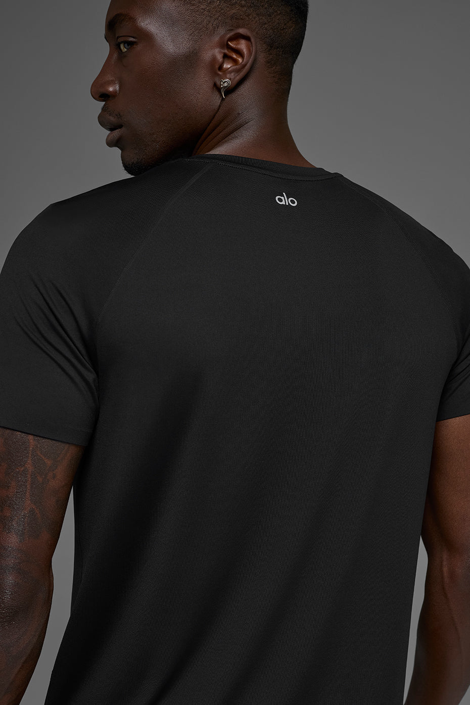 Alo Yoga Idol Crewneck Short Sleeve - Black