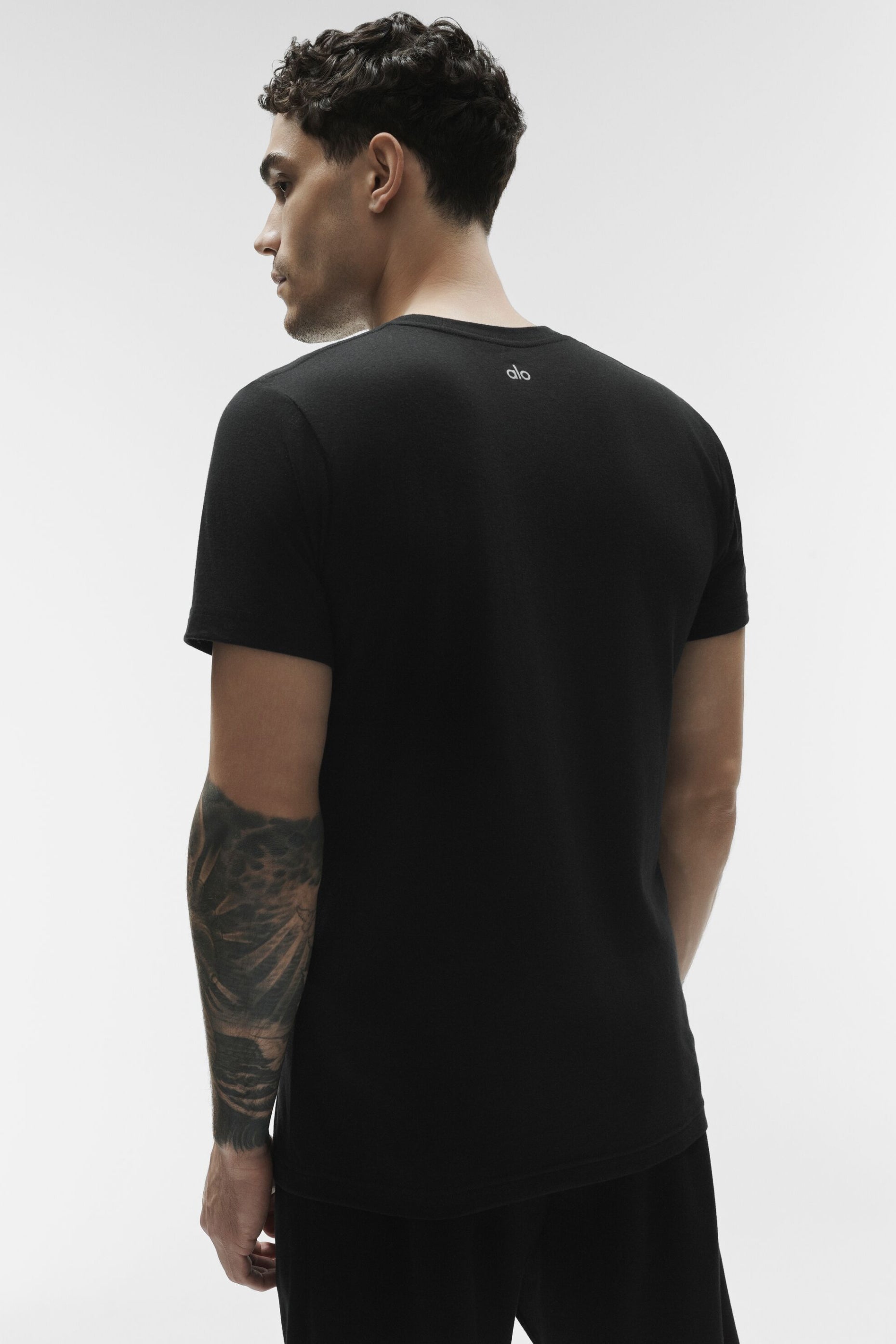 Alo Yoga Triumph Tee - Black