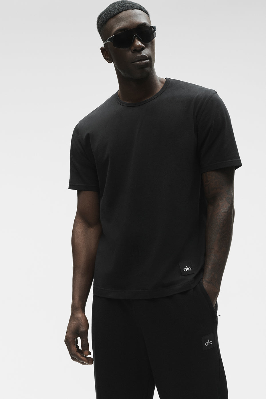 Alo Yoga Essential Short Sleeve Street Tee - Black