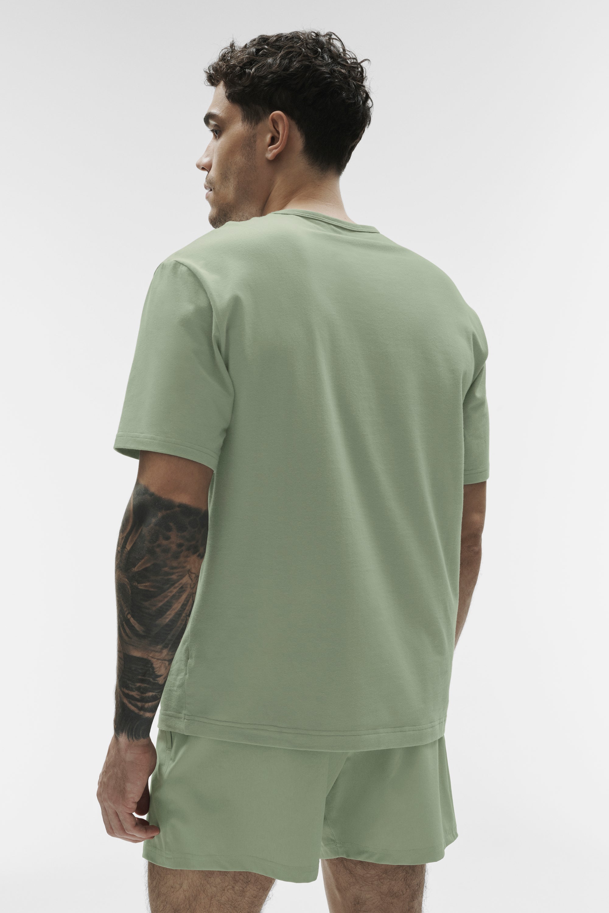 Alo Yoga Street Essential Tee - Dune Grass