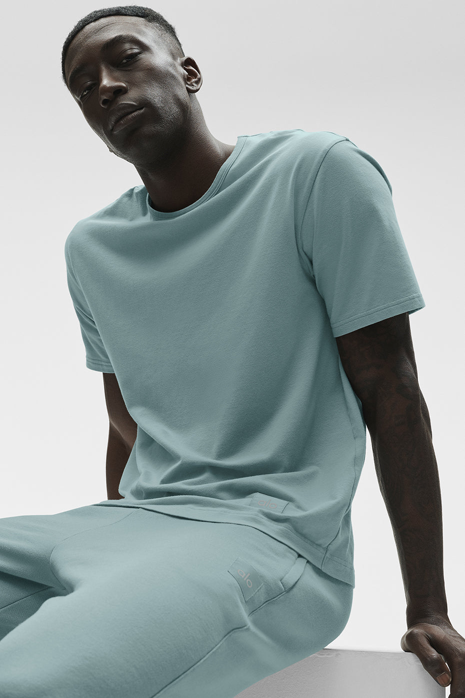 Alo Yoga Essential Short Sleeve Street Tee - Desert Sage