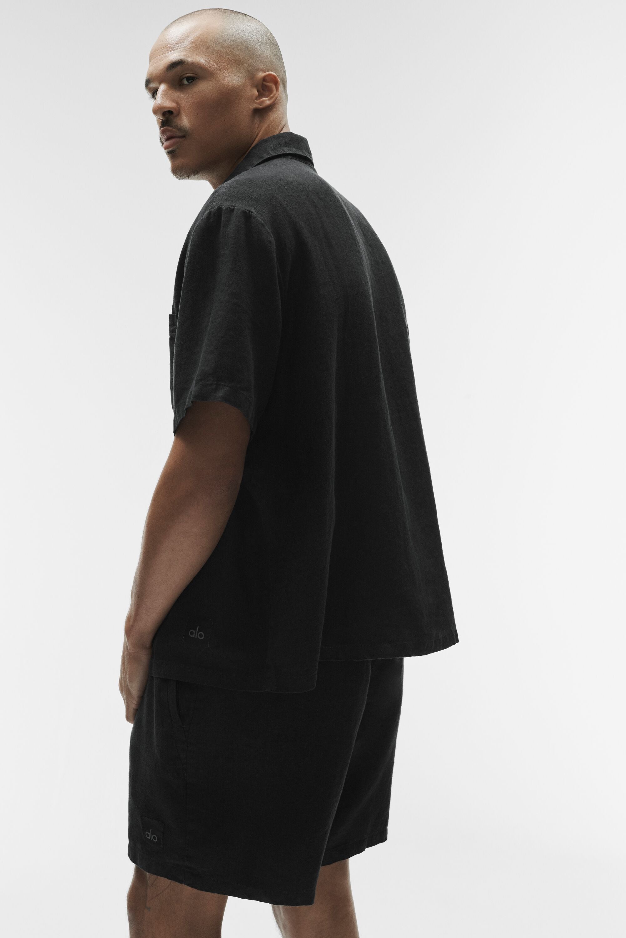 Alo Yoga Linen Days Short Sleeve Button Up - Black
