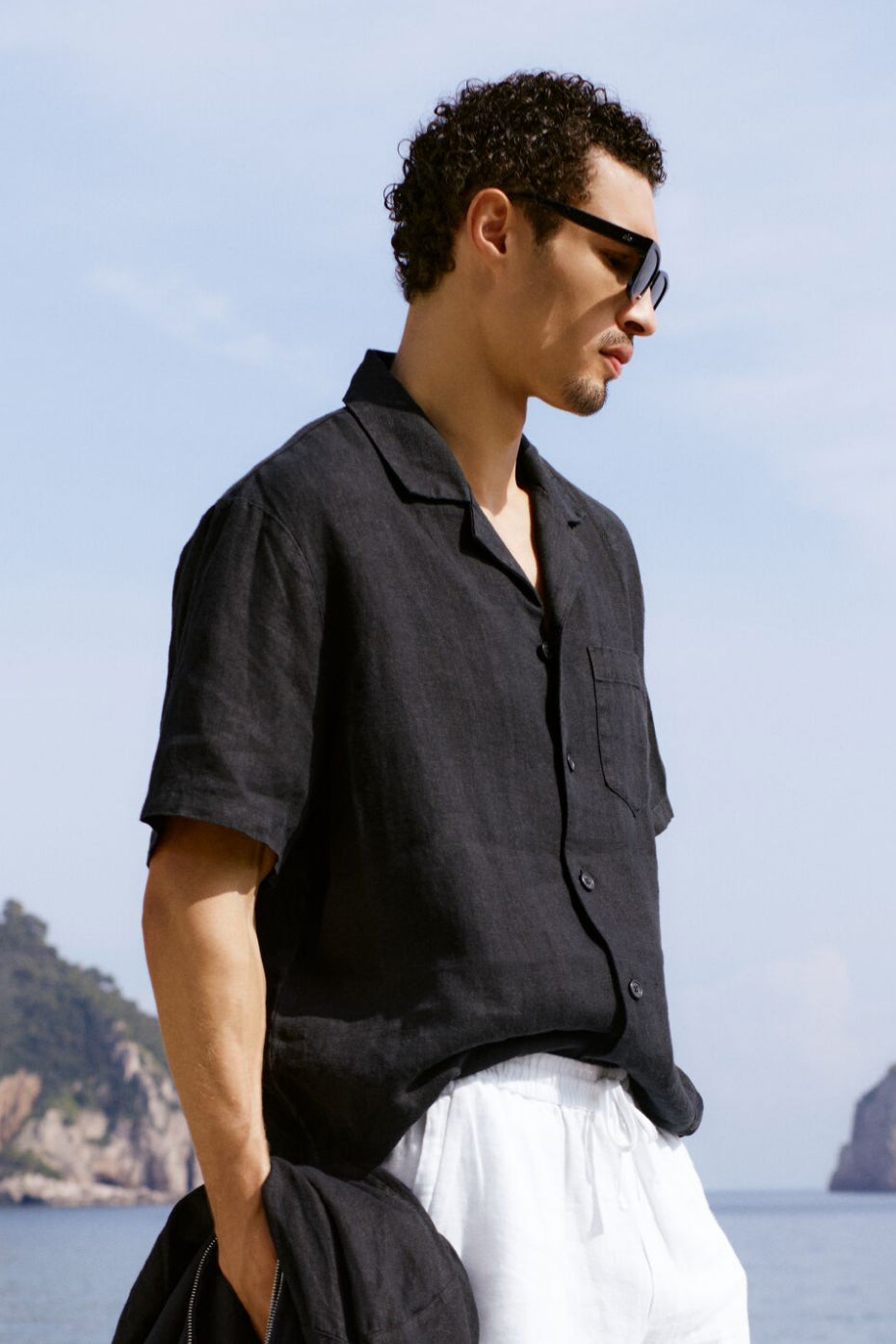 Alo Yoga Linen Days Short Sleeve Button Up - Black