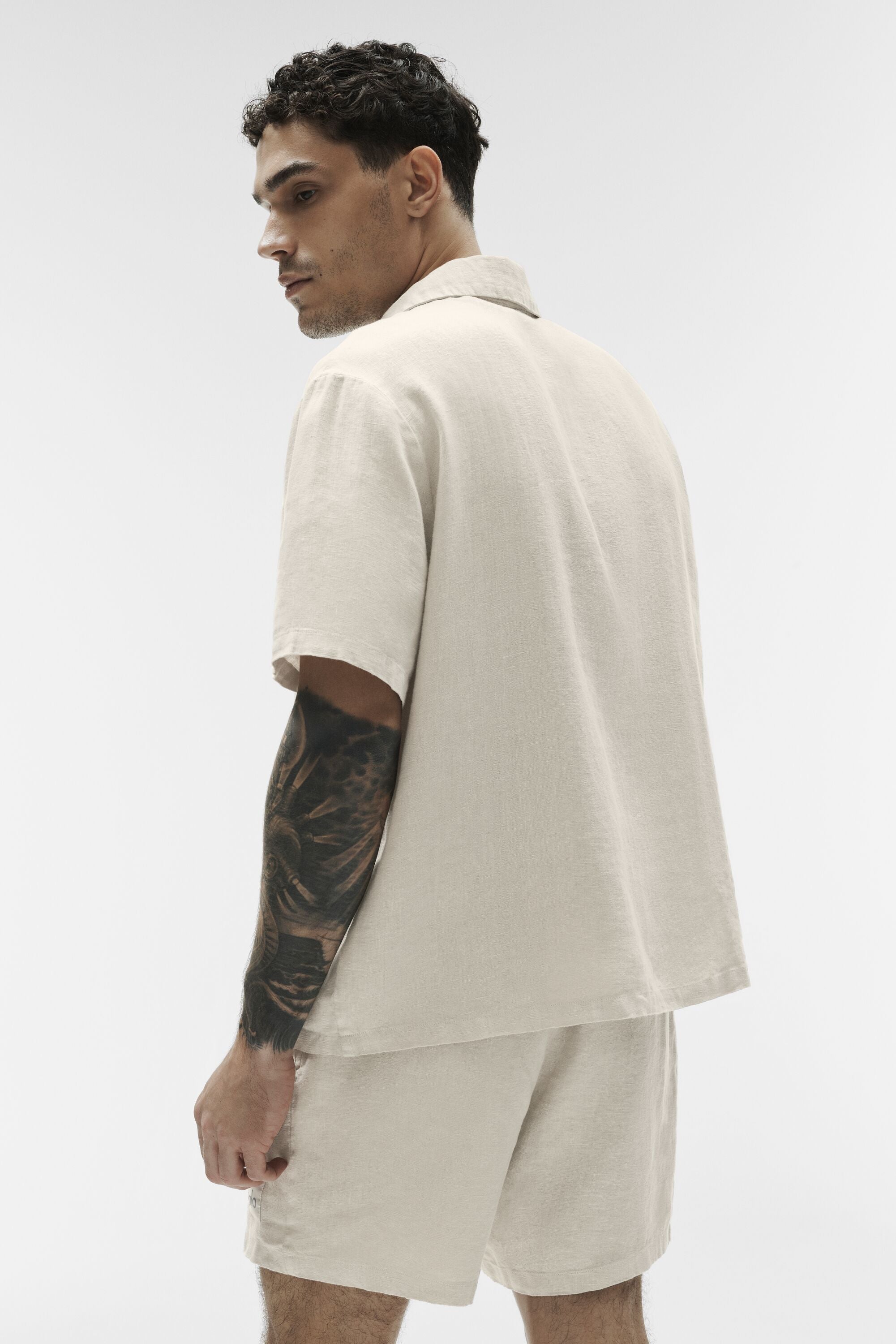 Alo Yoga Linen Days Short Sleeve Button Up - Bone