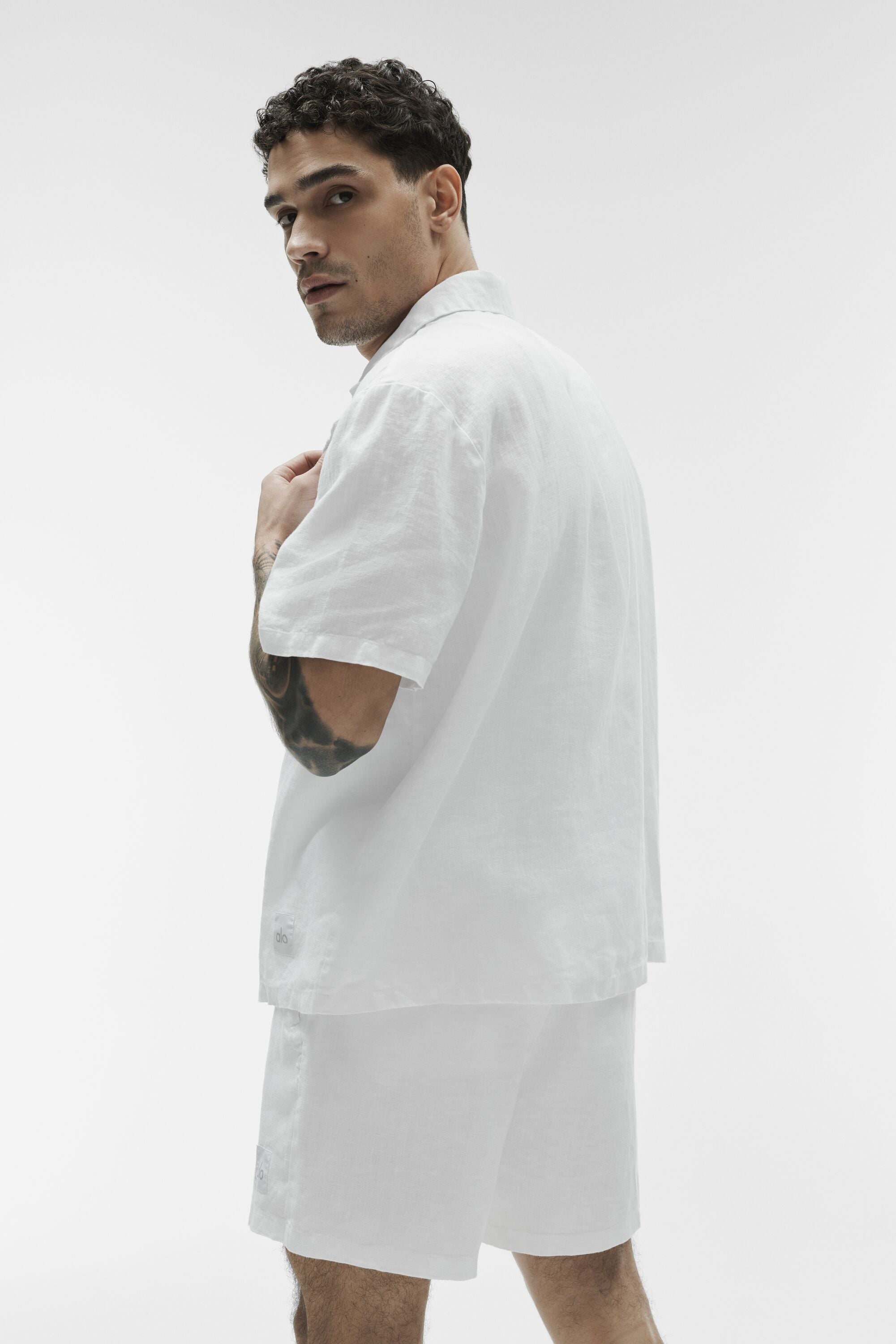 Alo Yoga Linen Days Short Sleeve Button Up - White