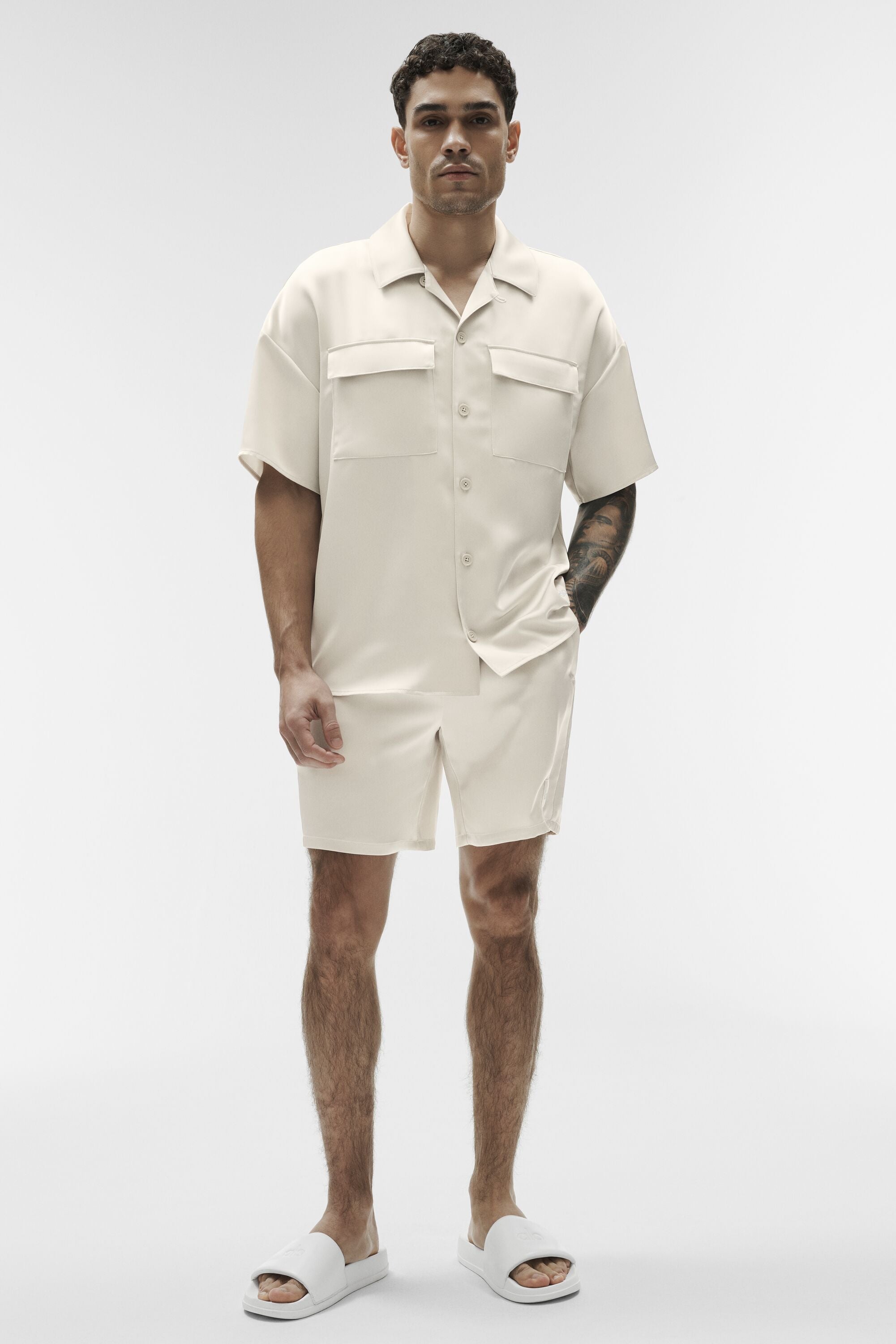Alo Yoga Satin Horizon Short Sleeve Button Up - Bone