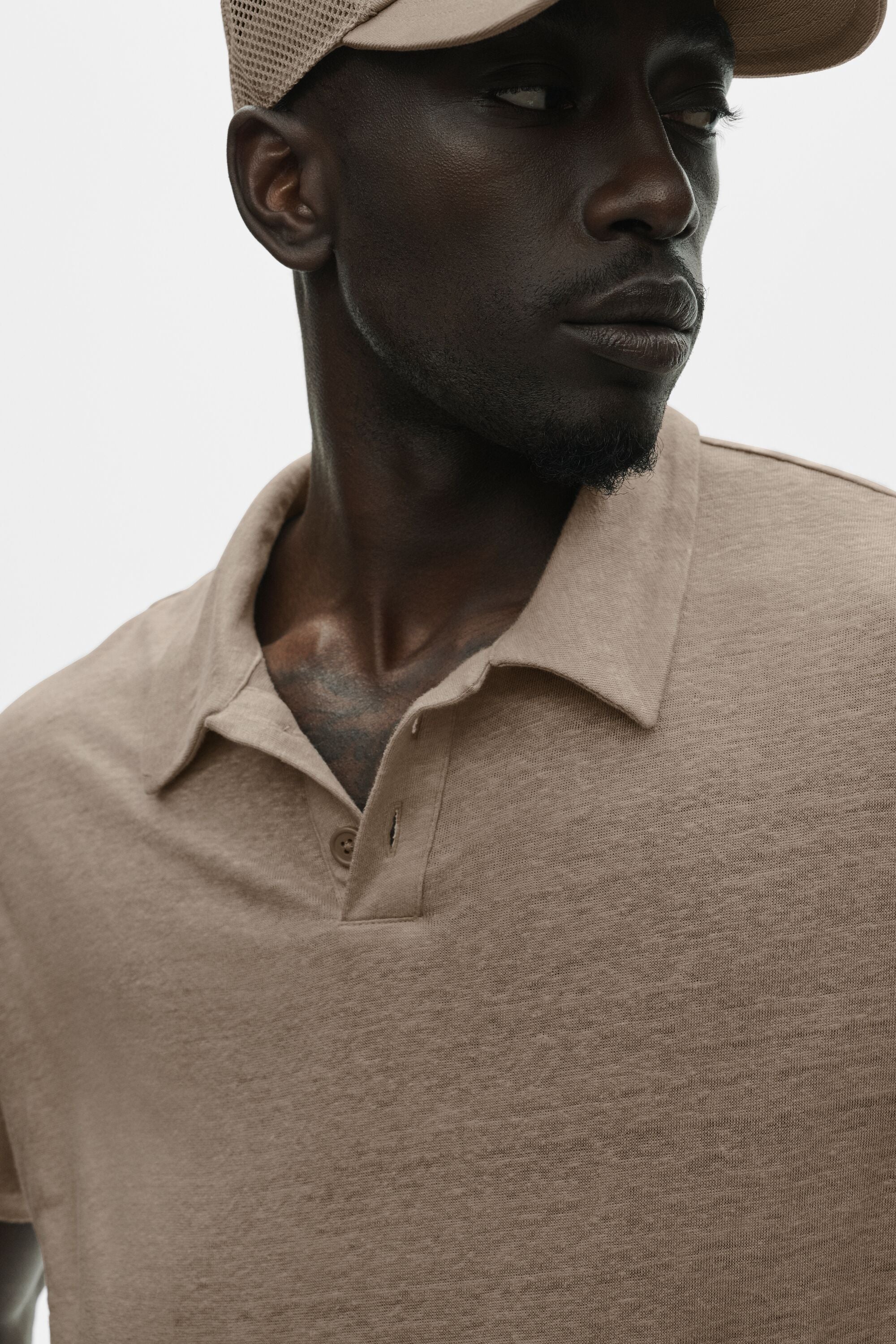 Alo Yoga Linen Jersey Coastal Short Sleeve Polo - Gravel