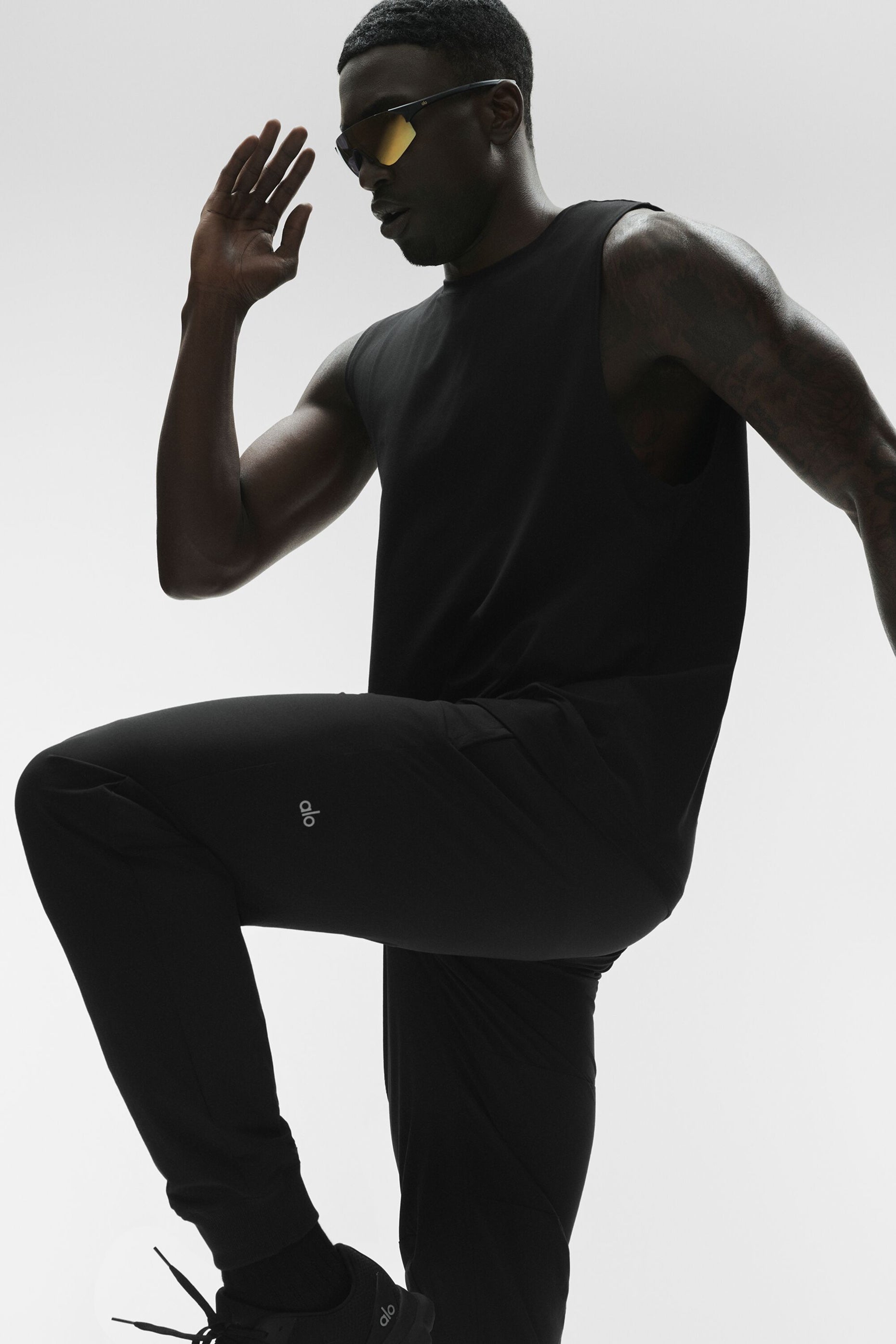 Alo Yoga Conquer Muscle Tank - Black