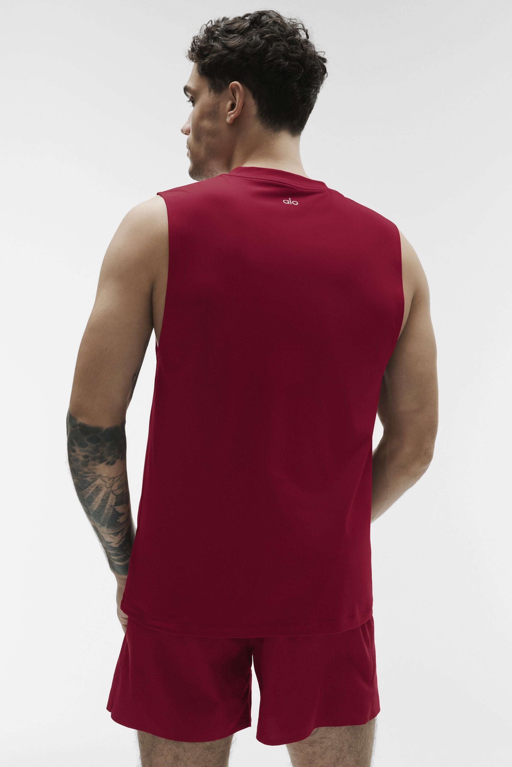 Alo Yoga Conquer Muscle Tank - Garnet