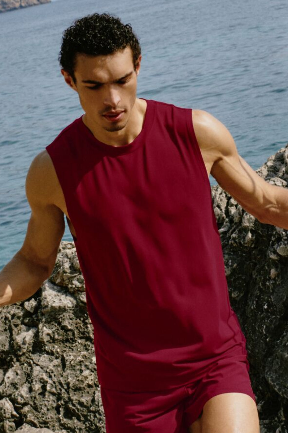 Alo Yoga Conquer Muscle Tank - Garnet