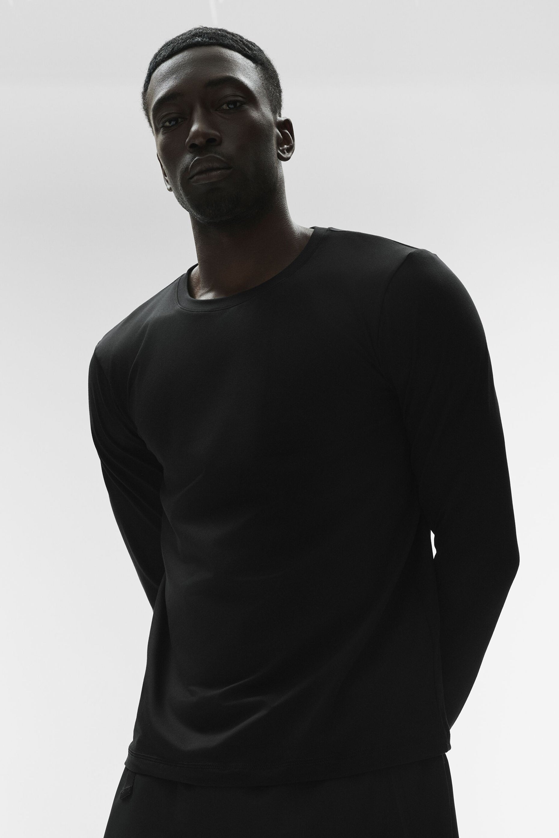 Alo Yoga Conquer Reform Crewneck Long Sleeve - Black