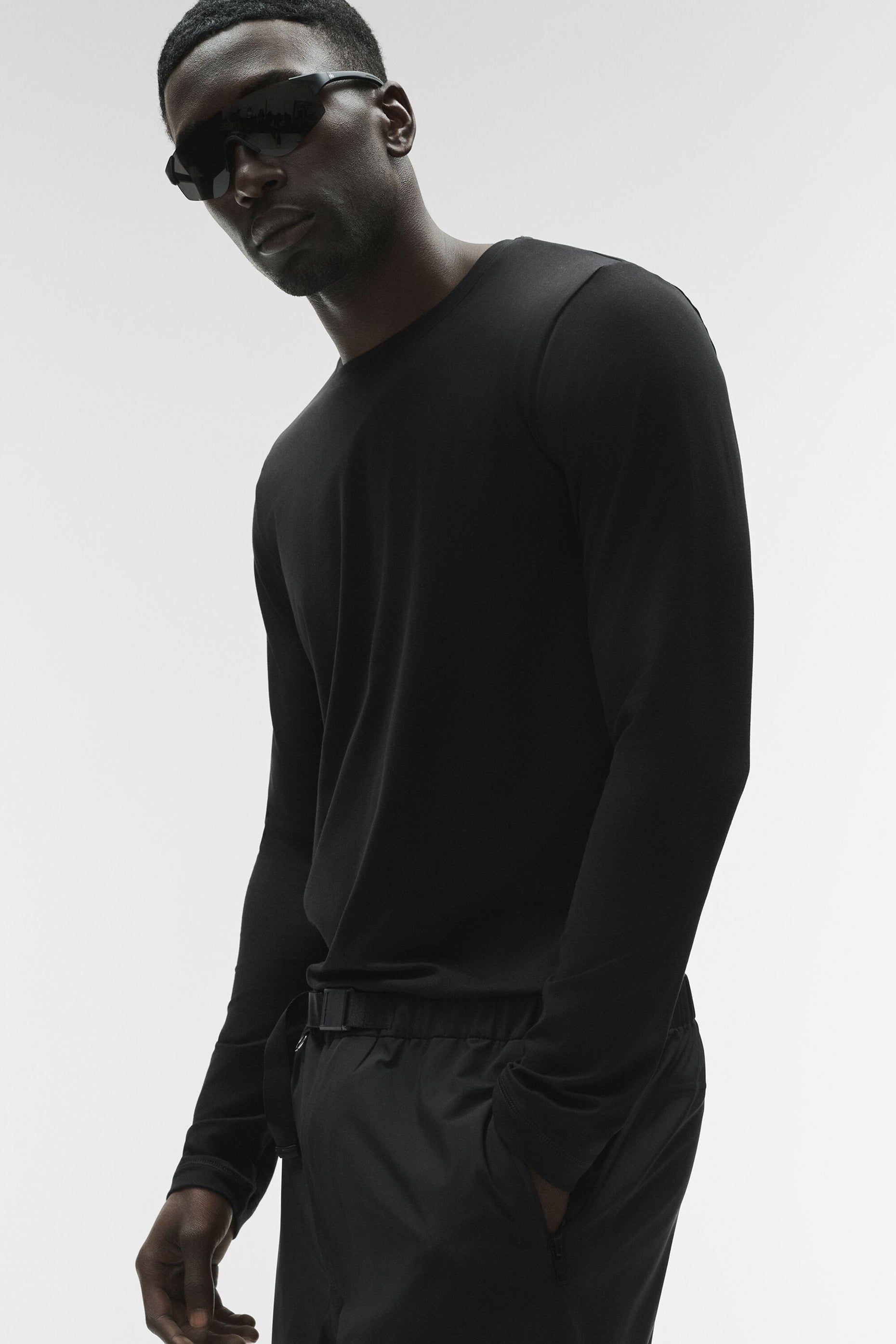 Alo Yoga Conquer Reform Crewneck Long Sleeve - Black