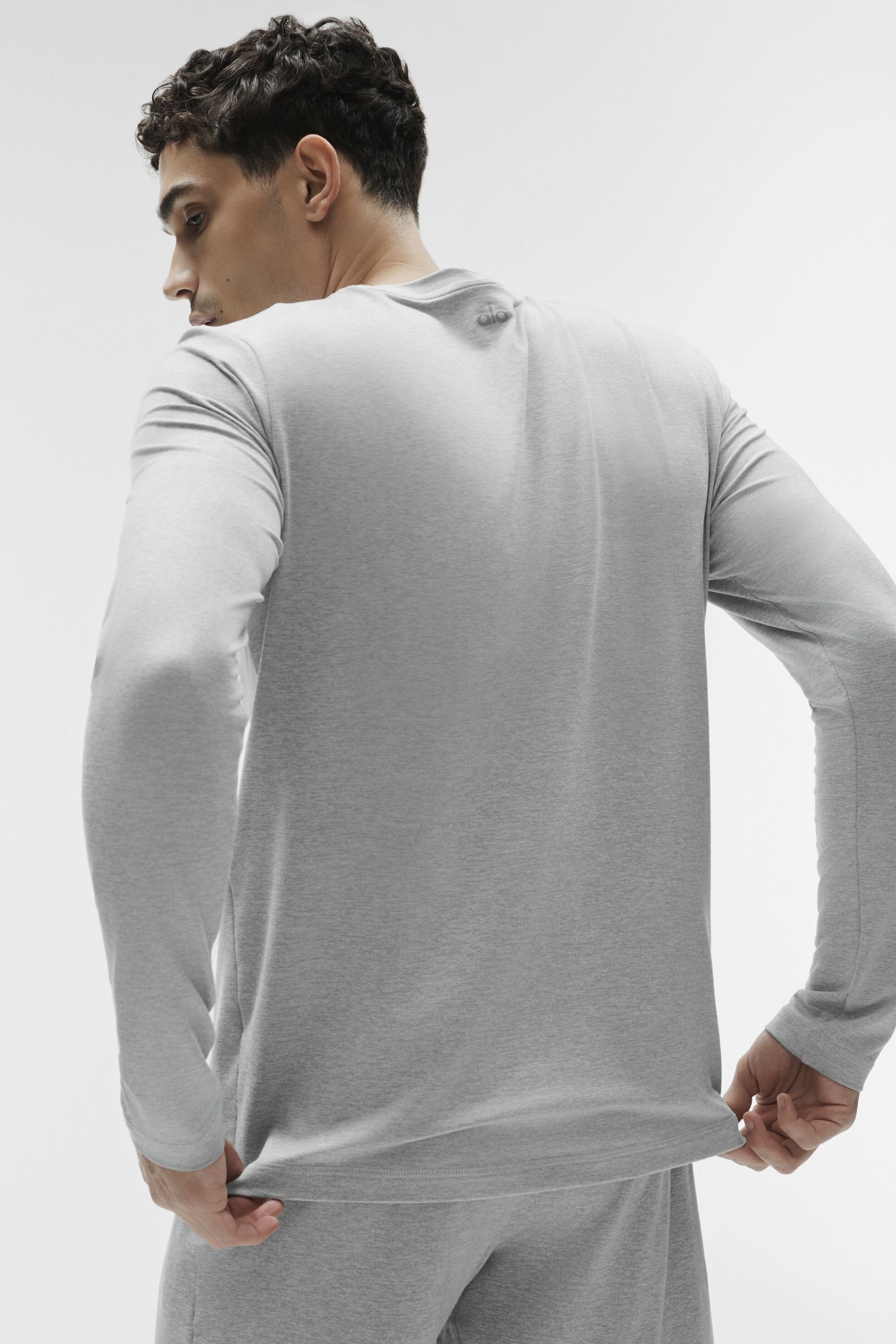 Alo Yoga Conquer Reform Crewneck Long Sleeve - Athletic Heather Grey