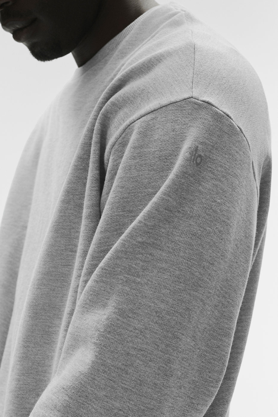 Alo Yoga Chill Crew Neck Pullover - Athletic Heather Grey