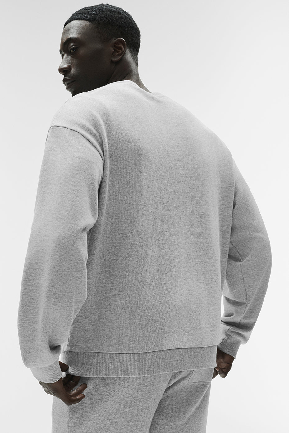 Alo Yoga Chill Crew Neck Pullover - Athletic Heather Grey