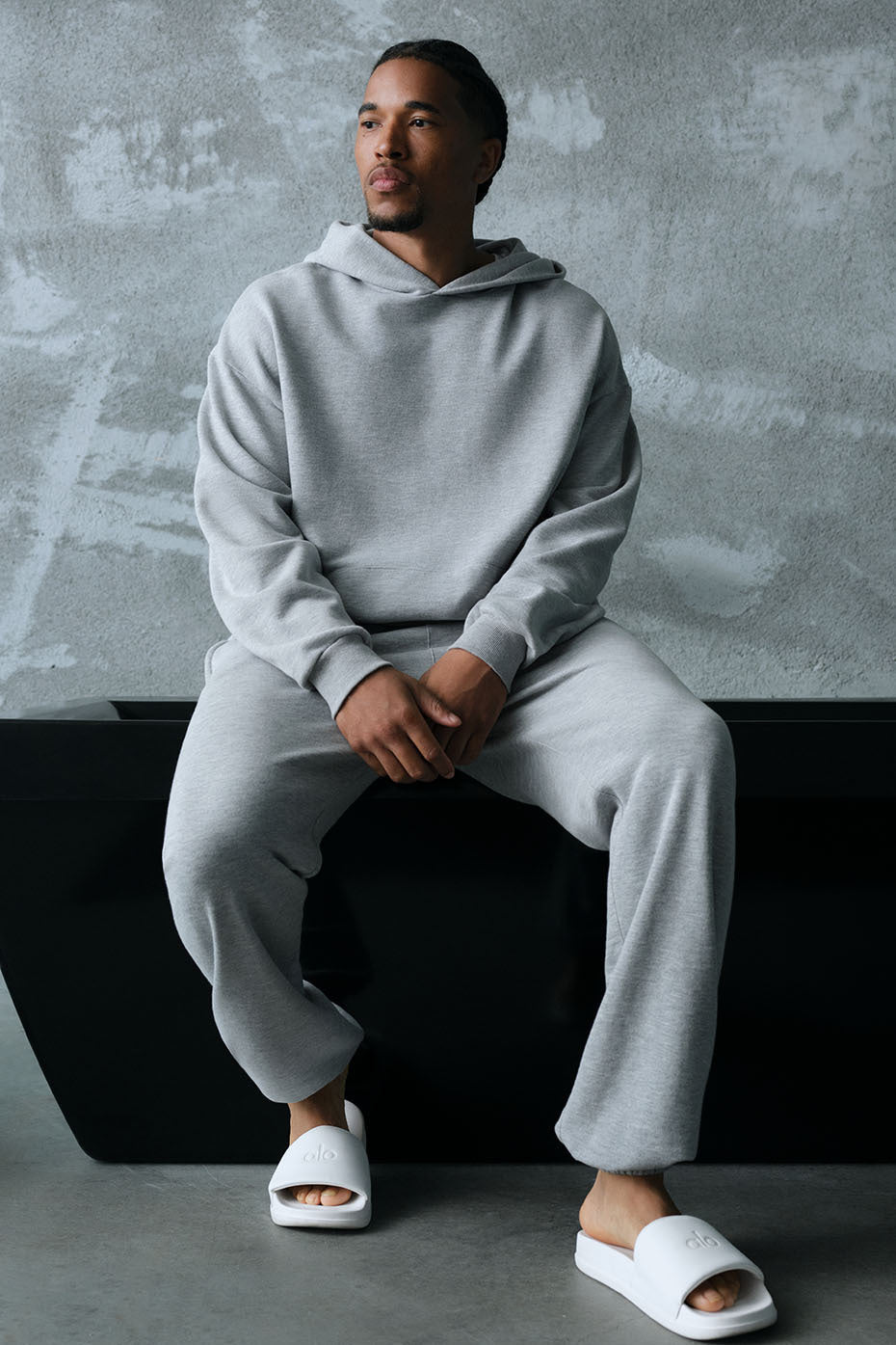 Alo Yoga Chill Hoodie - Athletic Heather Grey