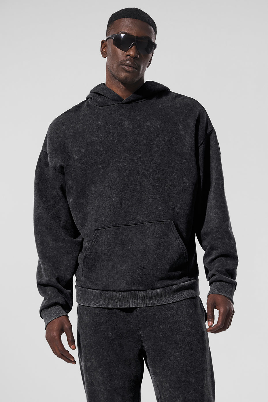 Alo Yoga Chill Vintage Wash Hoodie - Black Wash