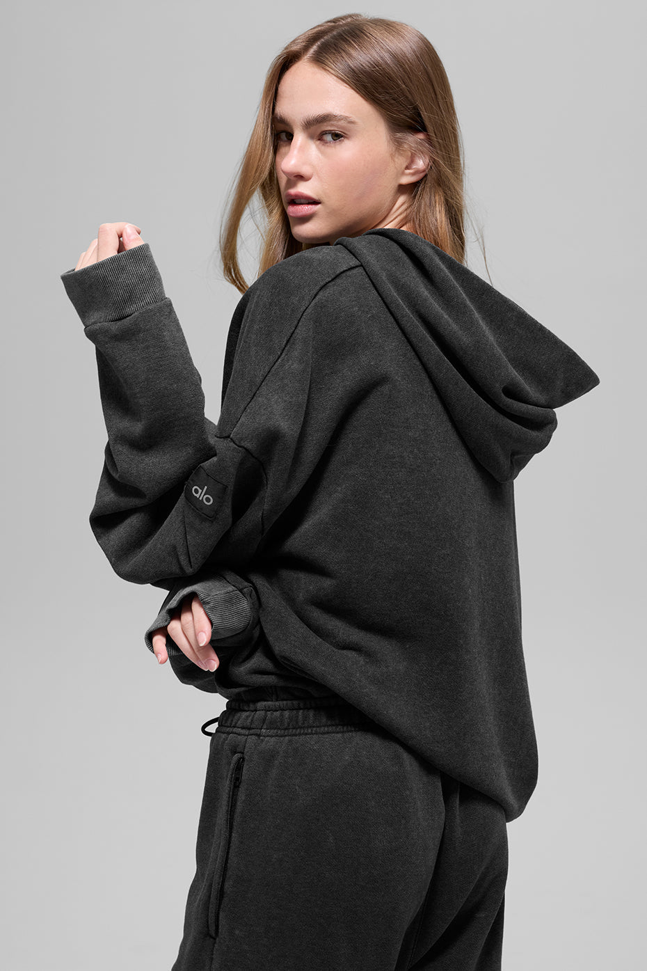 Alo Yoga Chill Vintage Wash Hoodie - Black Wash