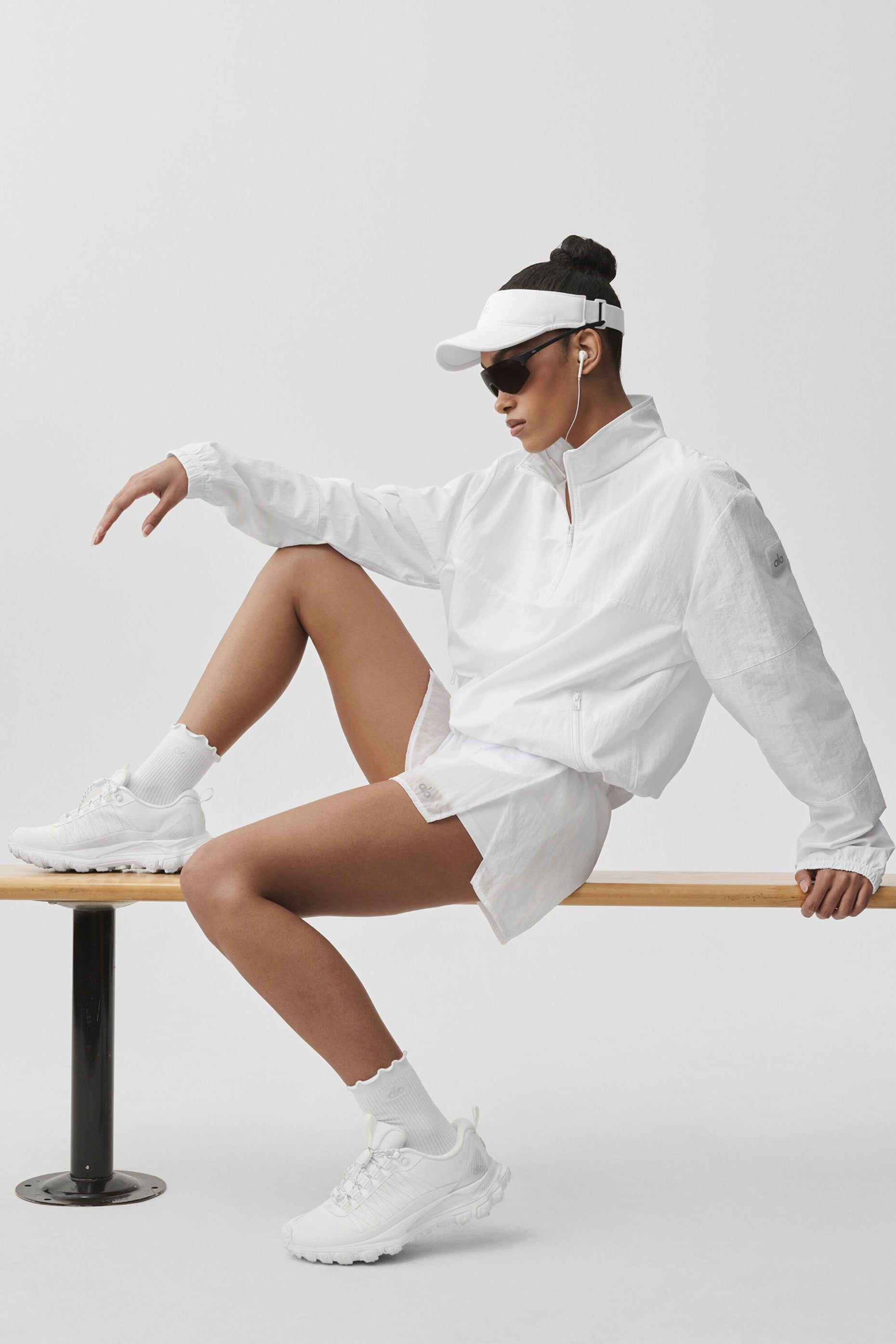 Alo Yoga Light Weight Takeaway Track Pullover - White